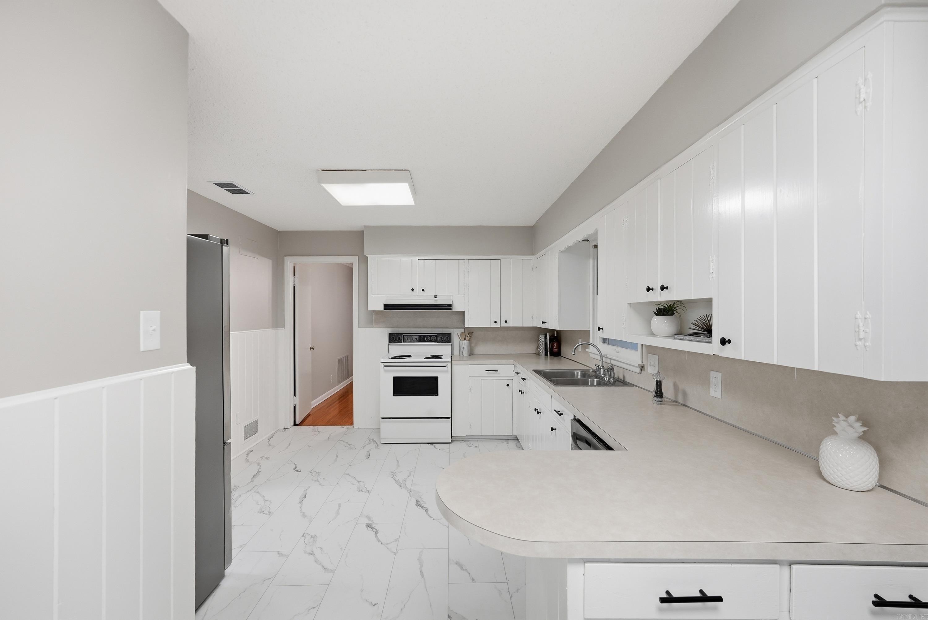 KINGWOOD PLACE - Residential