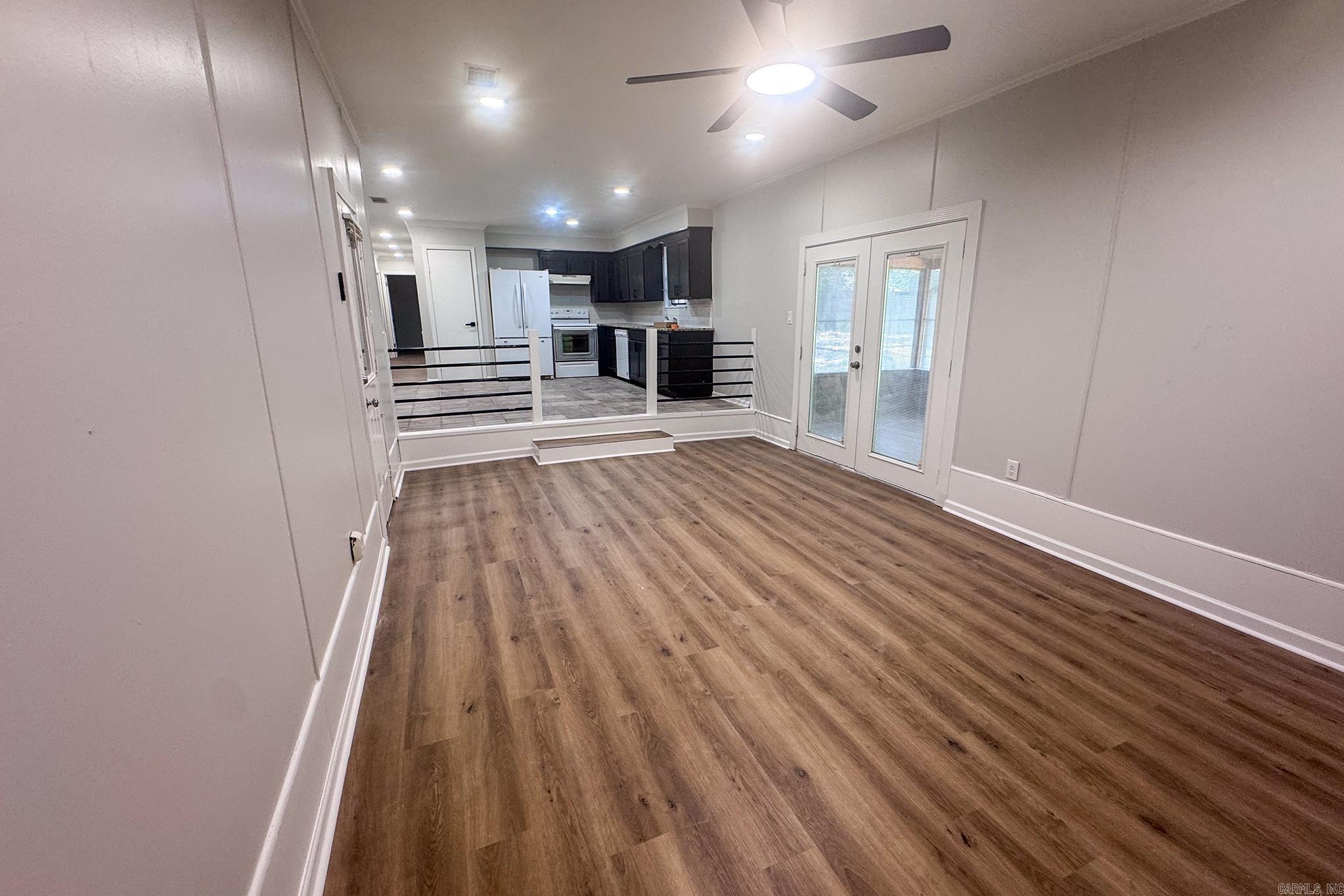 MEADOWBROOK - Residential