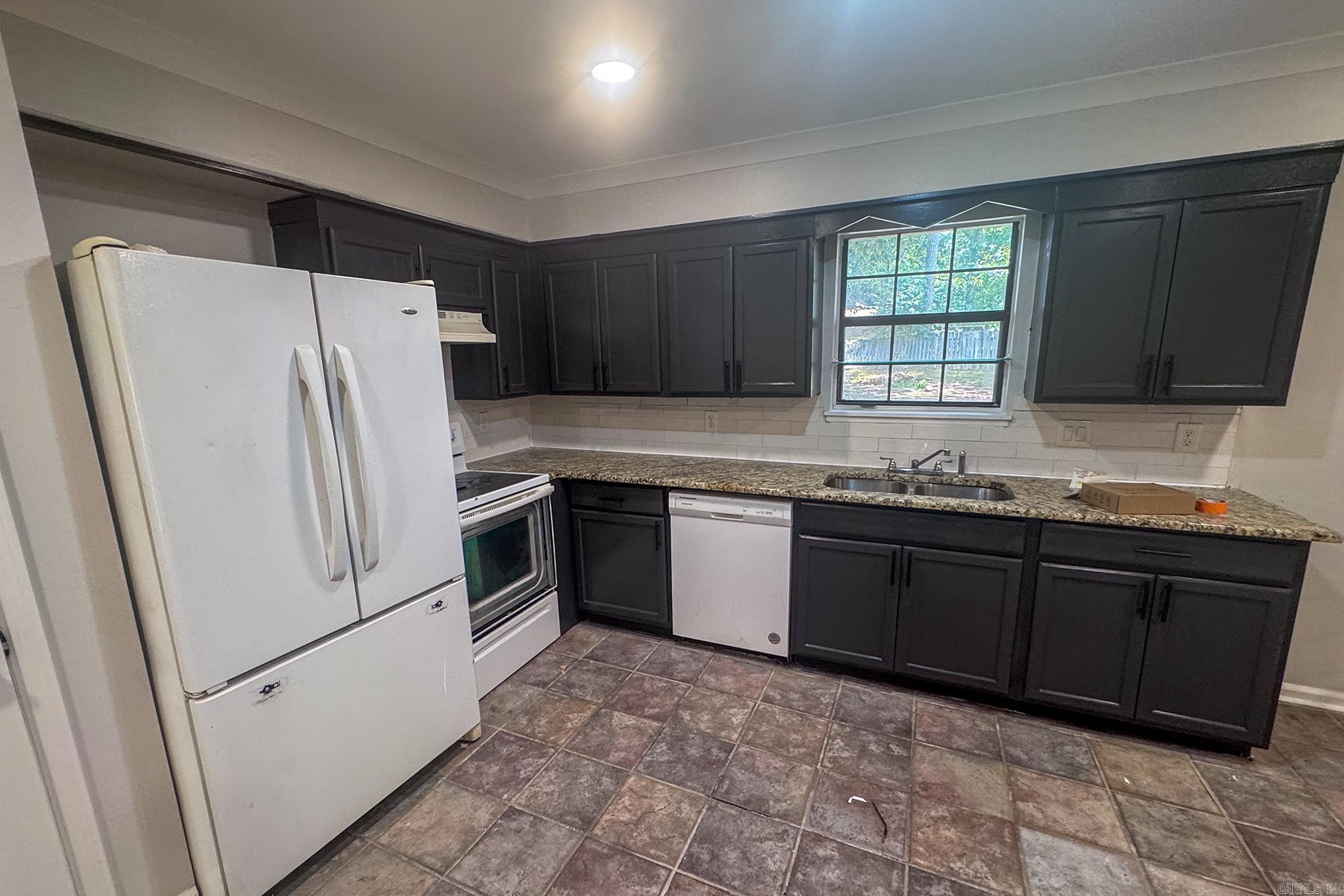 MEADOWBROOK - Residential