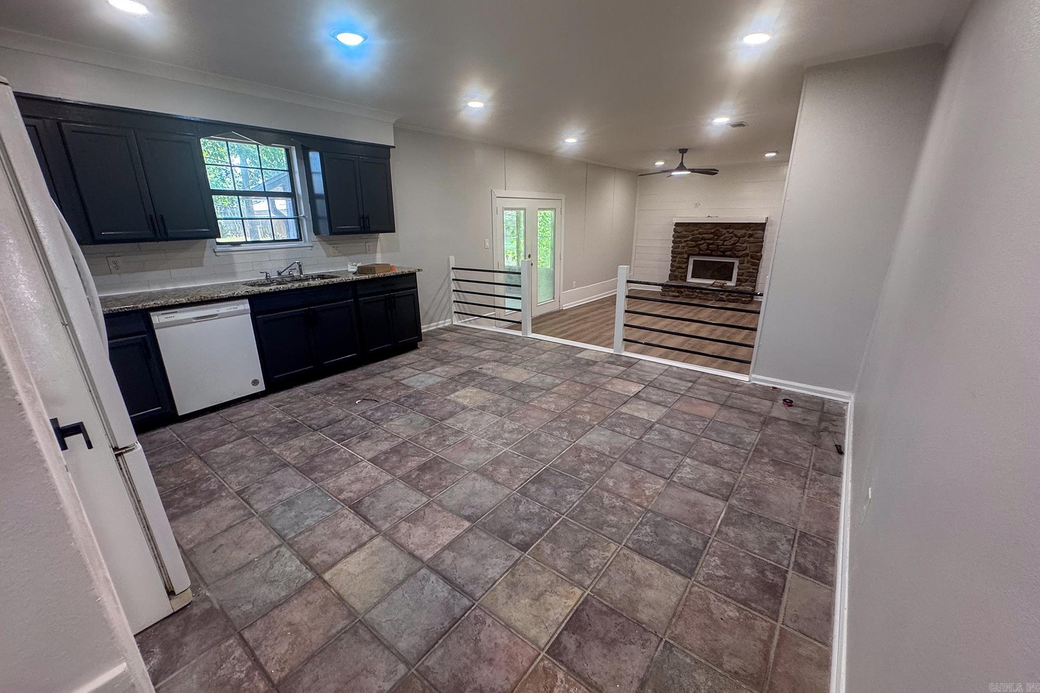 MEADOWBROOK - Residential