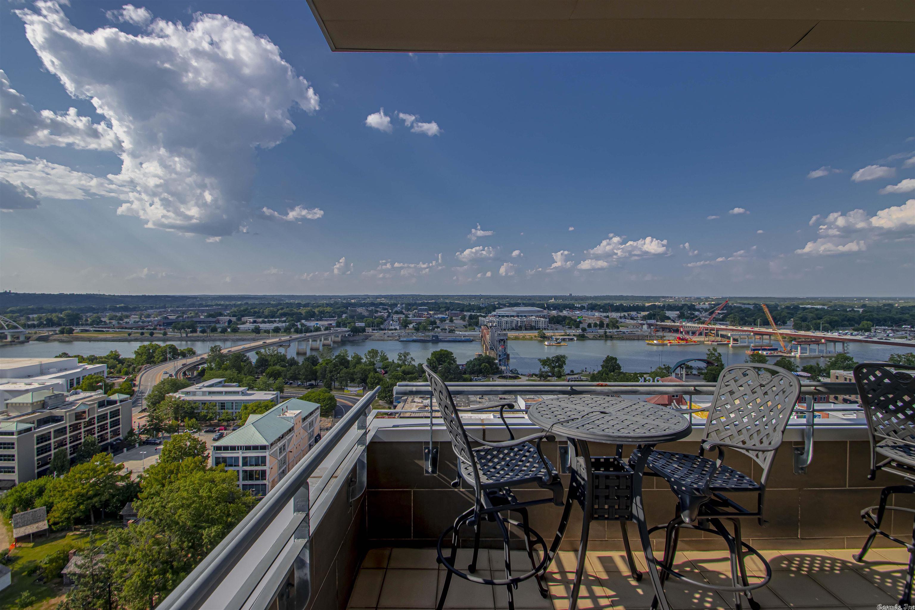 300 THIRD HPR - Residential