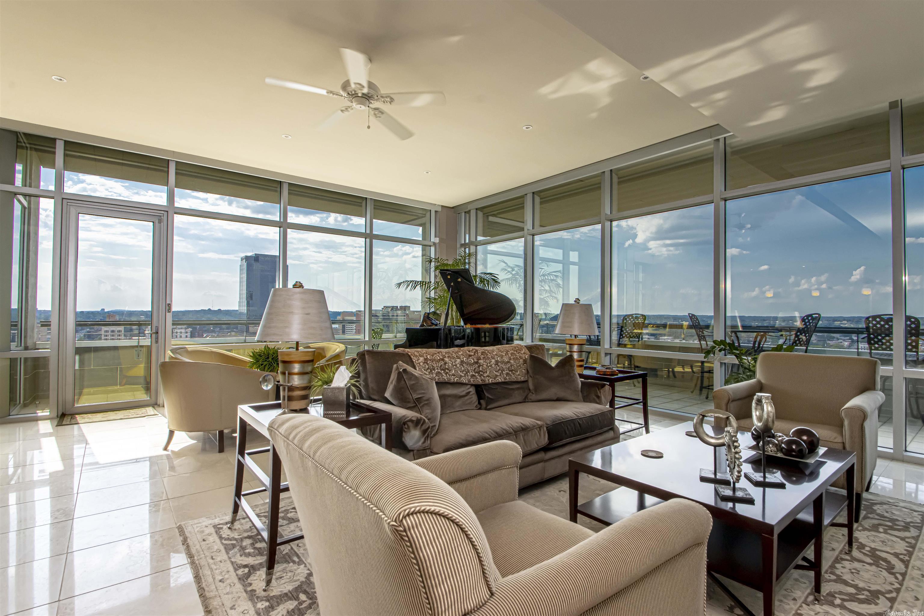 300 THIRD HPR - Residential