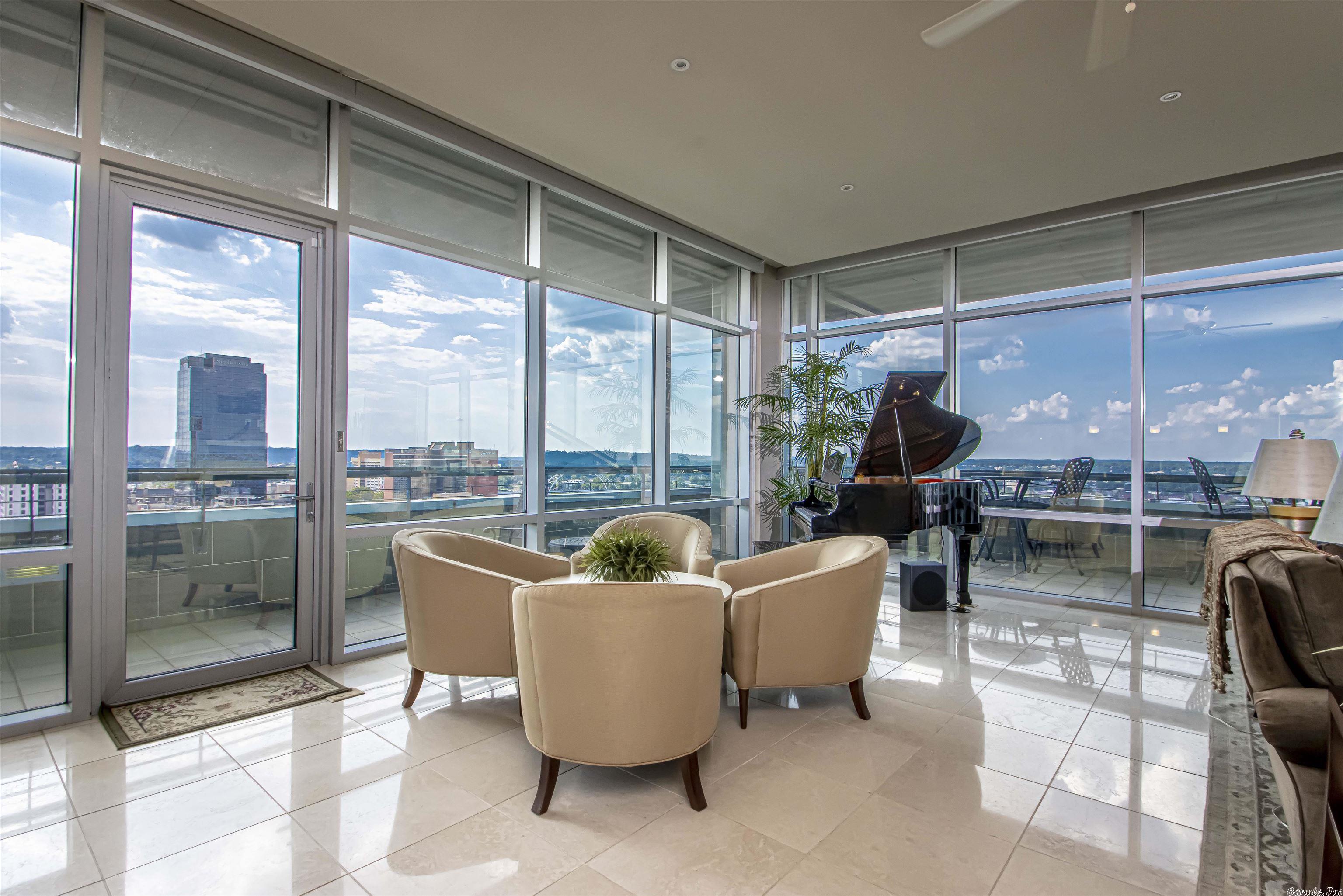 300 THIRD HPR - Residential