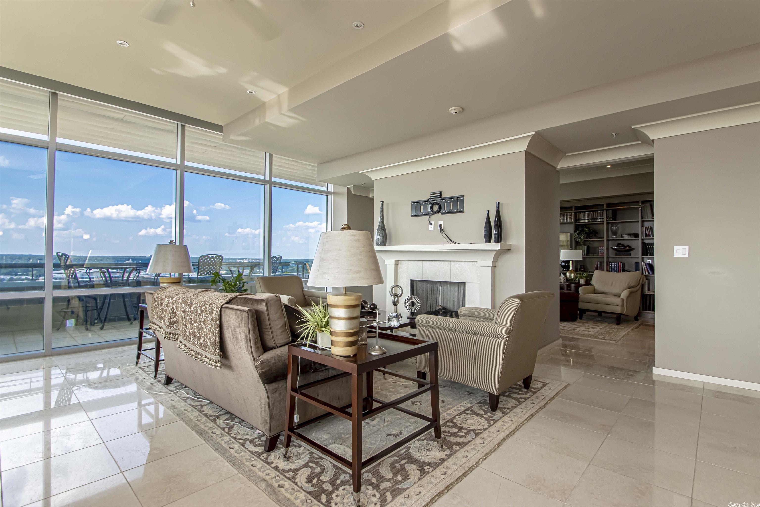 300 THIRD HPR - Residential