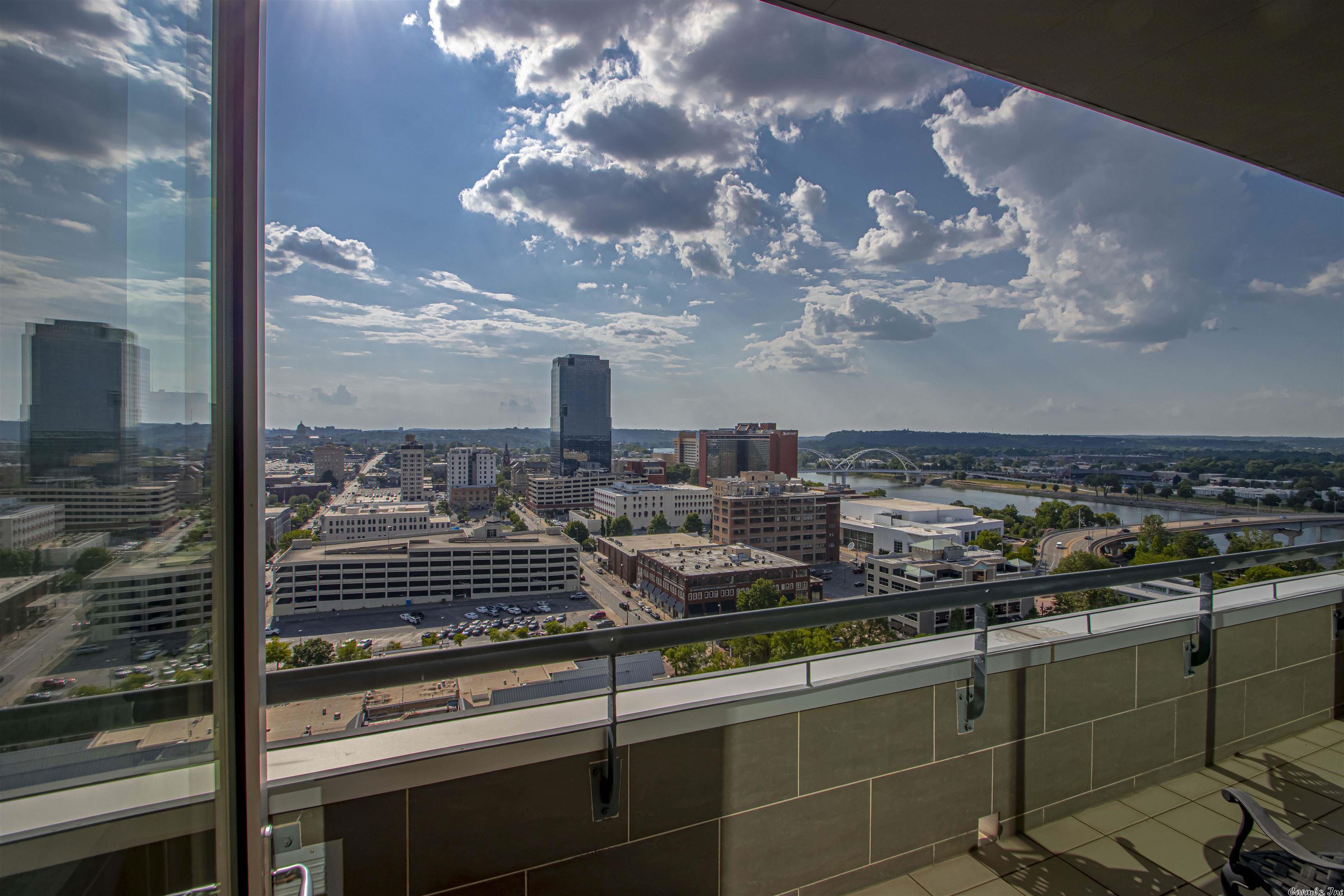 300 THIRD HPR - Residential