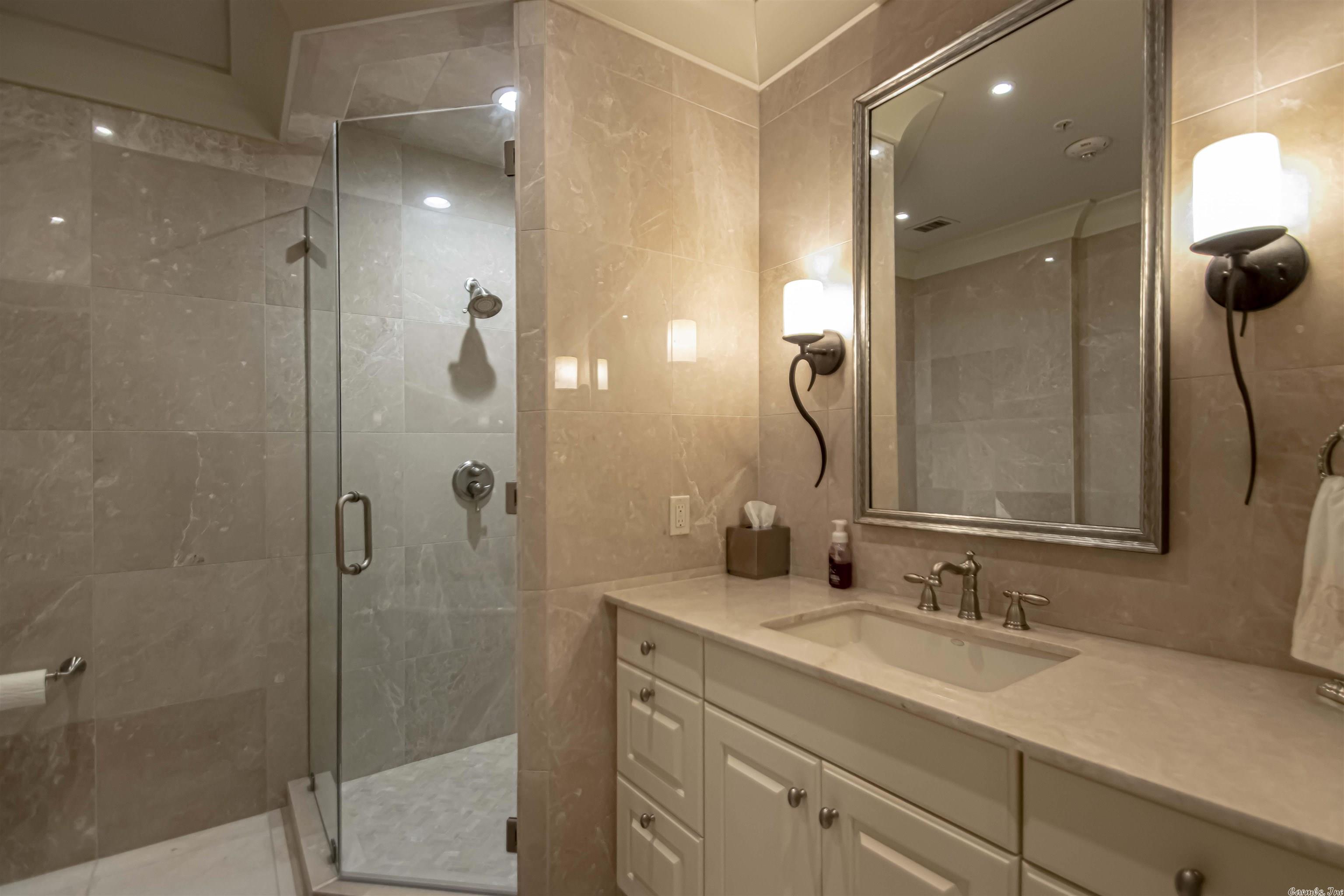 300 THIRD HPR - Residential