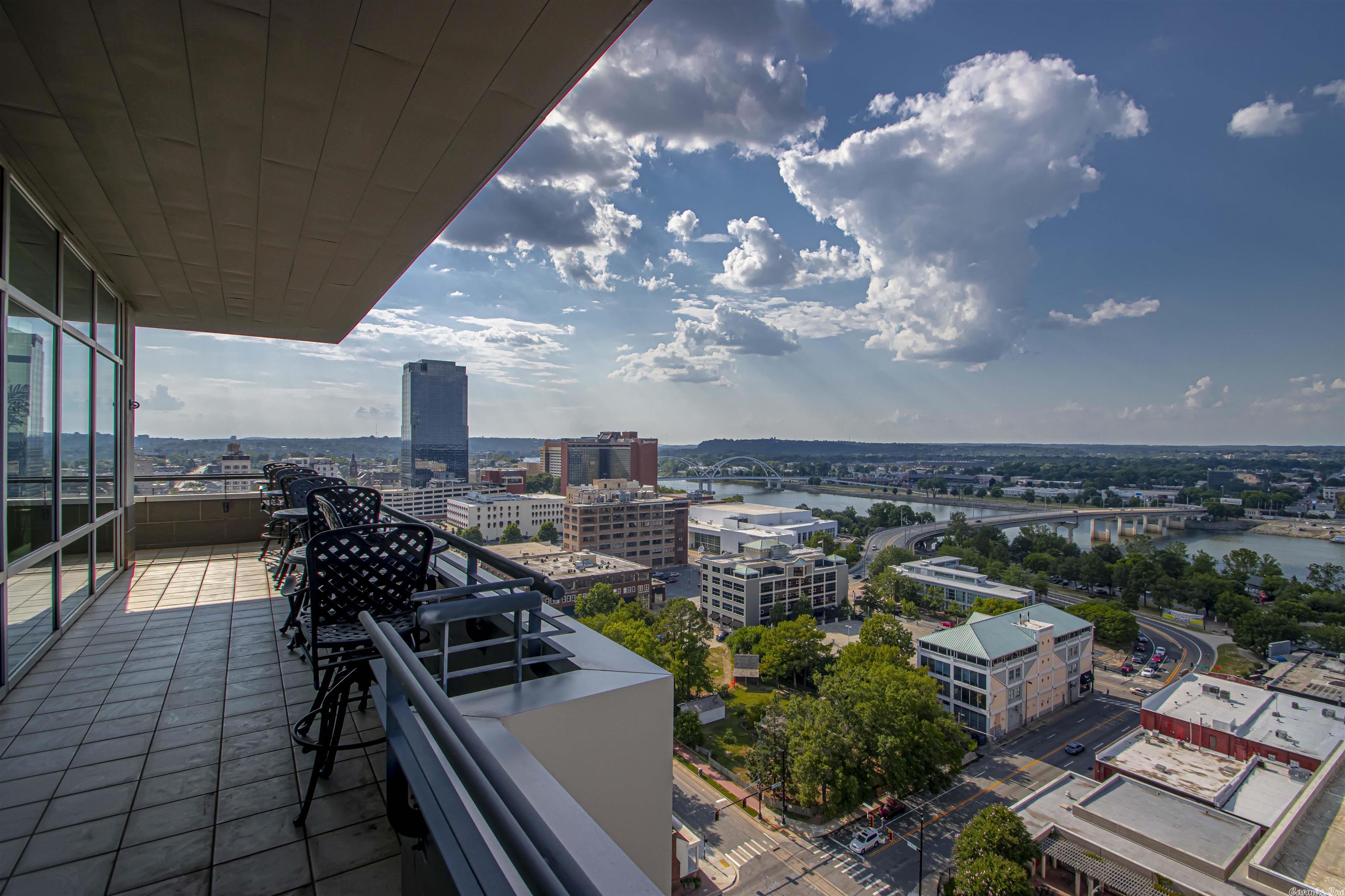 300 THIRD HPR - Residential