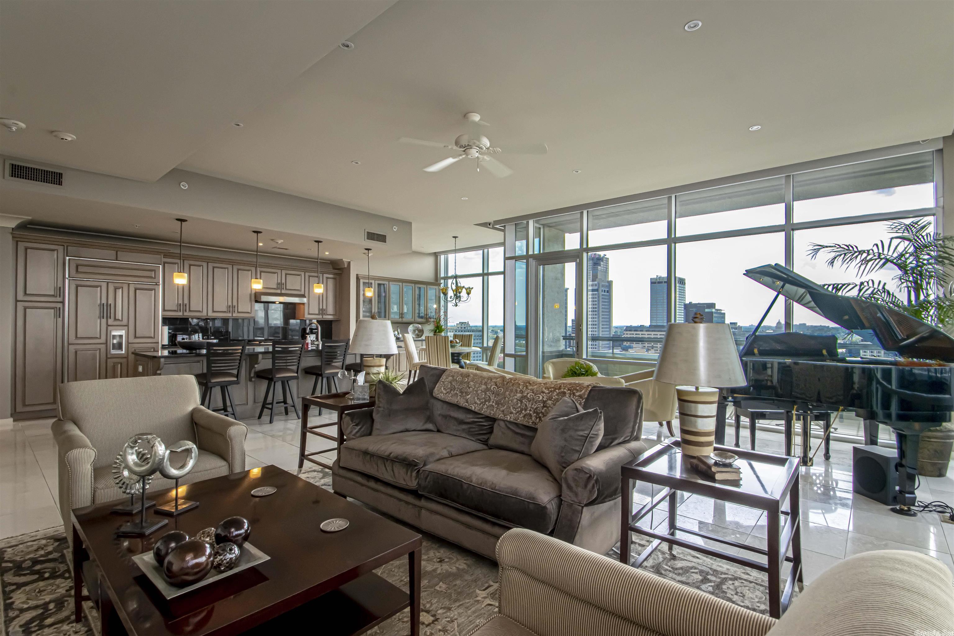 300 THIRD HPR - Residential