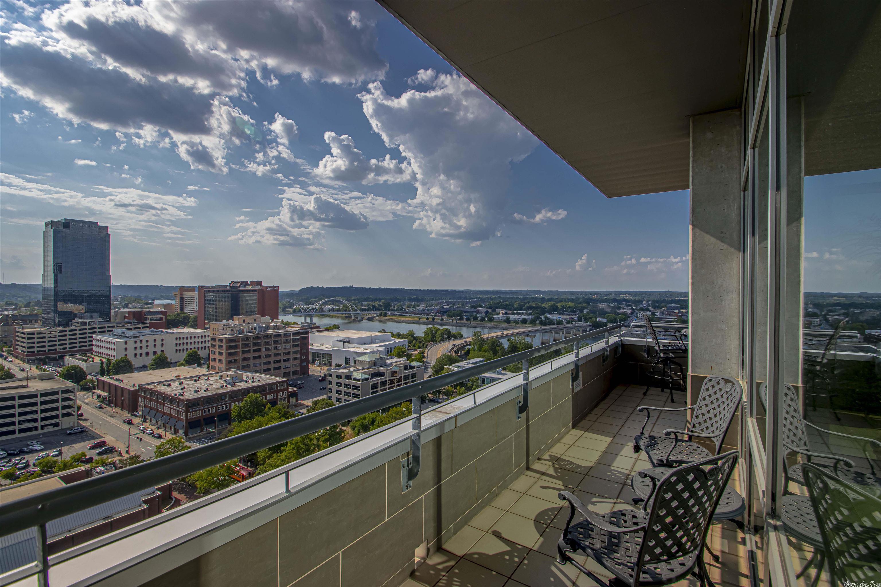 300 THIRD HPR - Residential