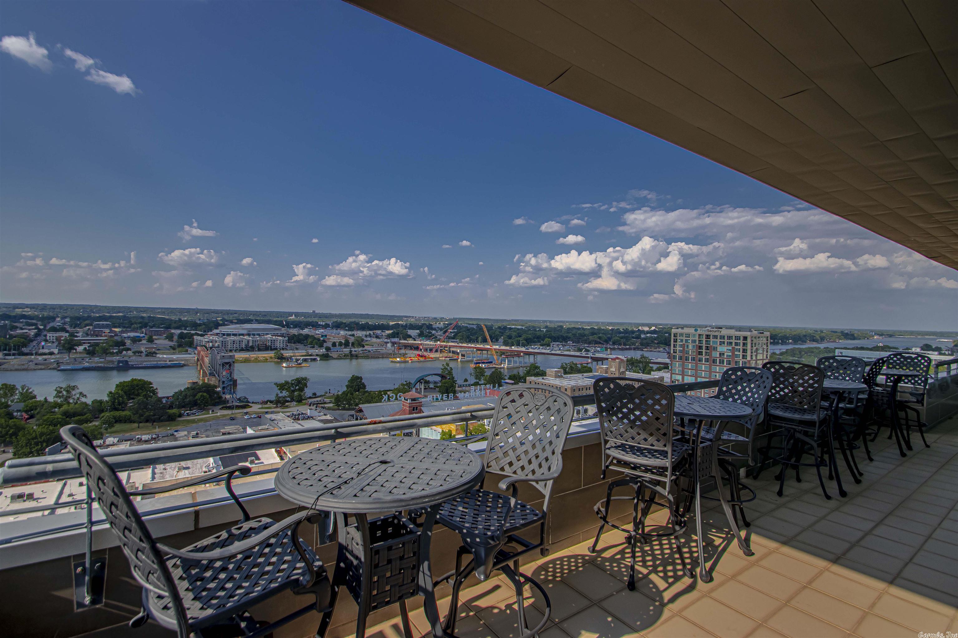 300 THIRD HPR - Residential