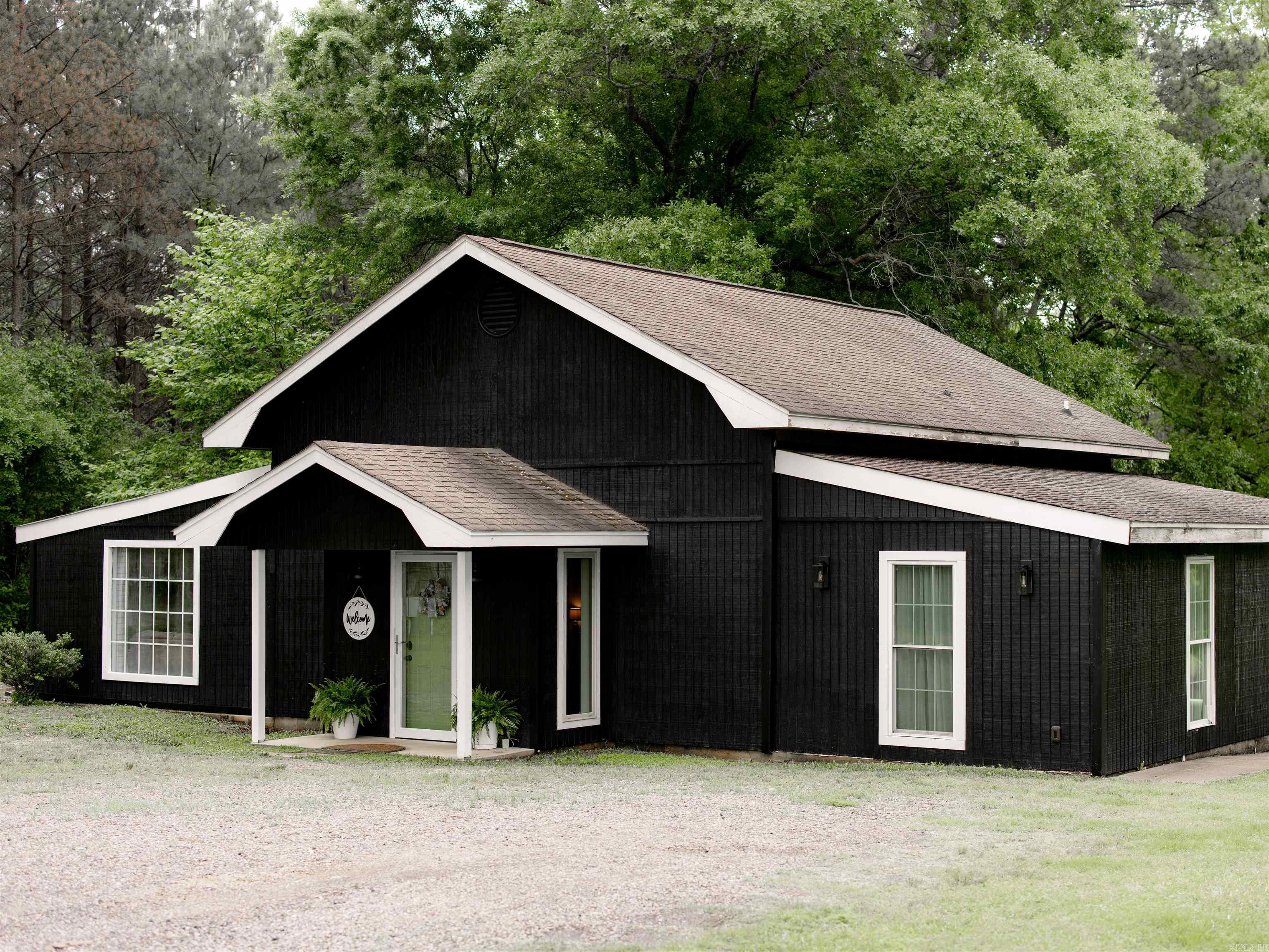 This beautiful property is located at the end of a quiet tree-lined drive near Lake DeGray.  It features an open concept living/dining/kitchen area, 3 bedrooms, 2 bathrooms, laundry room and beautiful large back porch overlooking the back yard. Plenty of space to park the lake toys for the summer. This property could function as an ARBNB or as full time residence. Schedule a showing today!