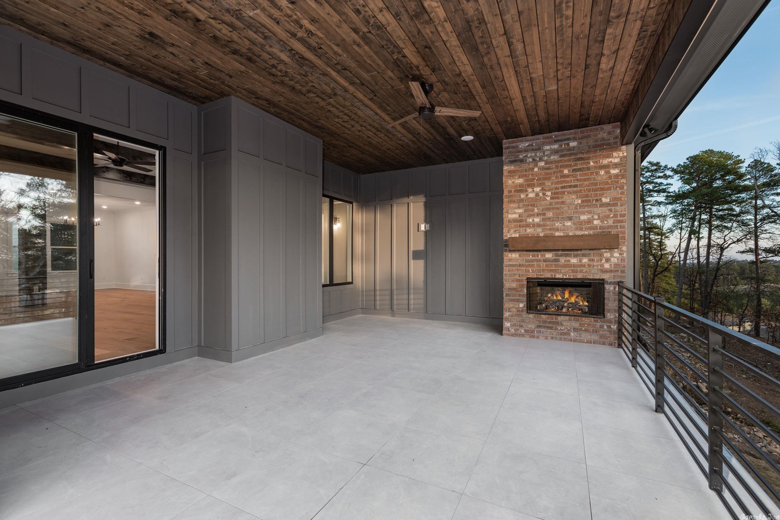 CHENAL VALLEY "FALSTONE COURT" - Residential