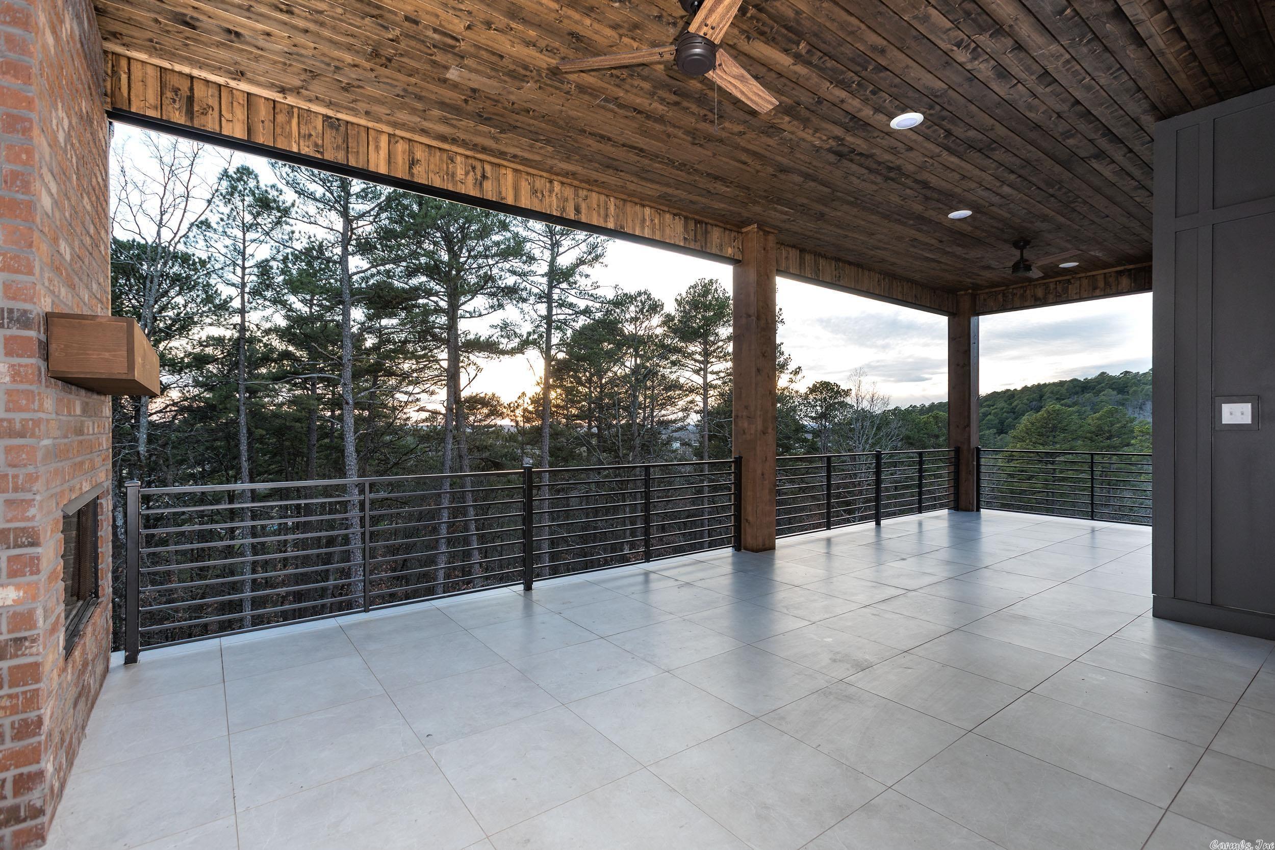 CHENAL VALLEY "FALSTONE COURT" - Residential