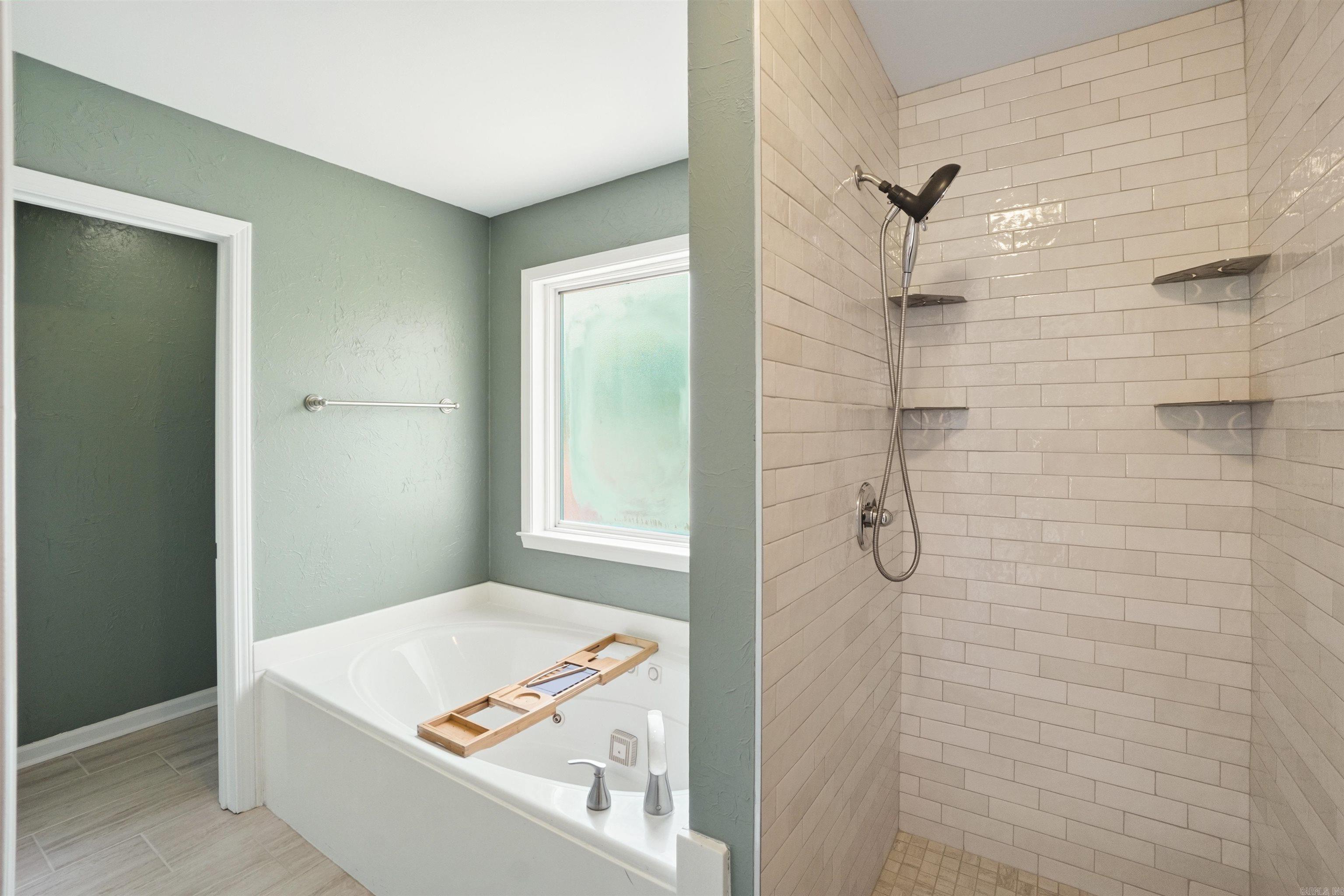 NORTH POINTE ADDN - Residential