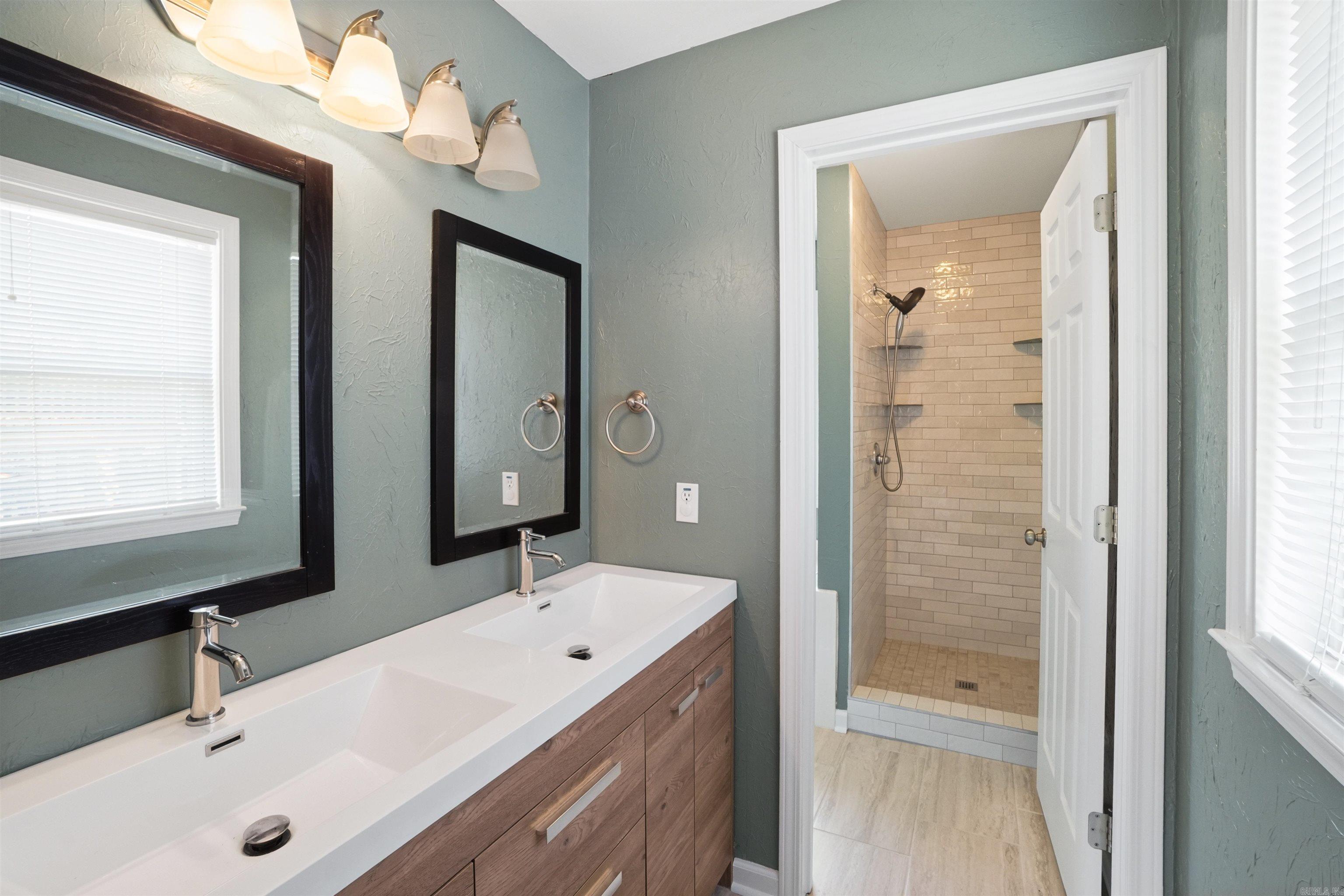 NORTH POINTE ADDN - Residential