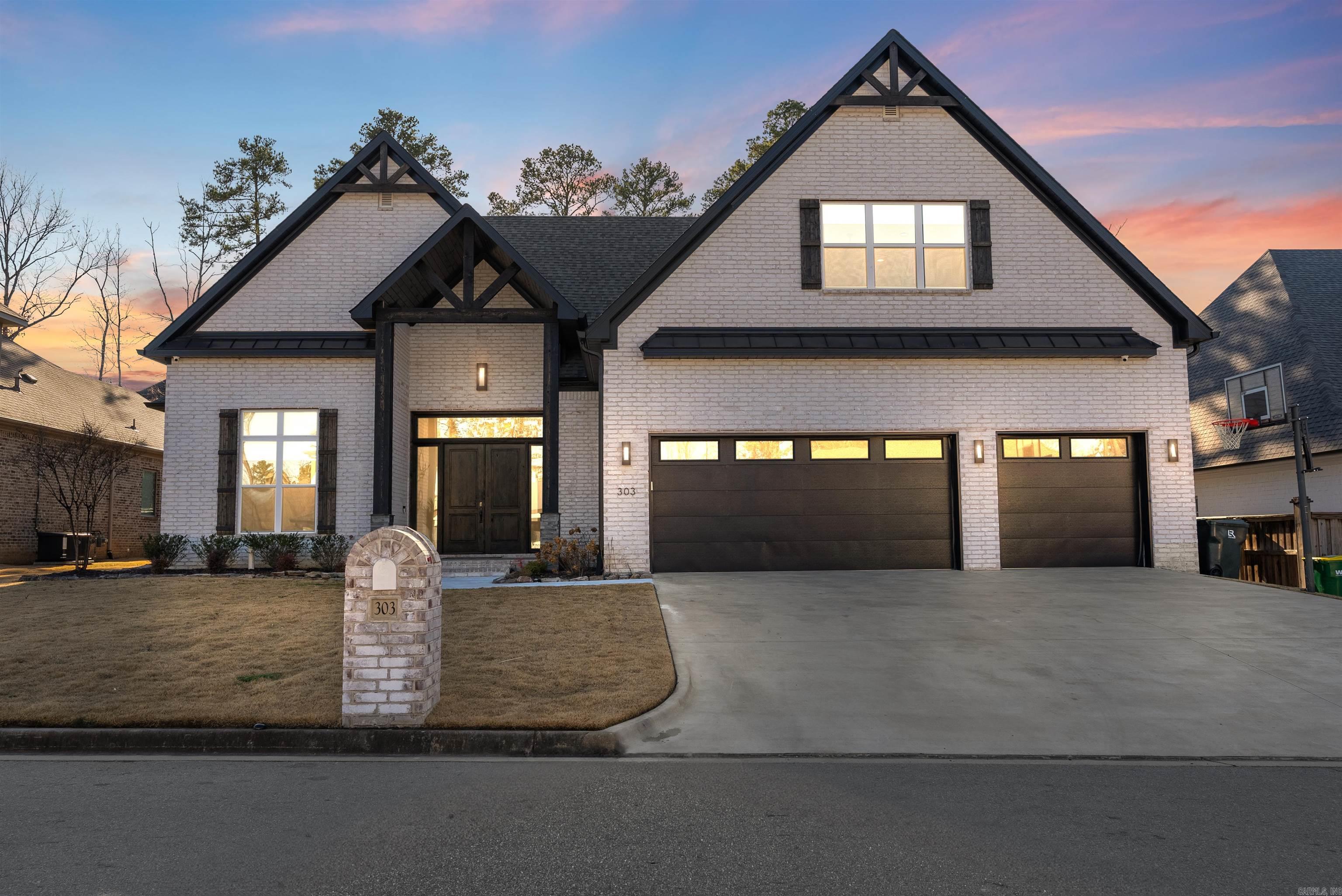 CHENAL VALLEY "ENSBURY PLACE" - Residential