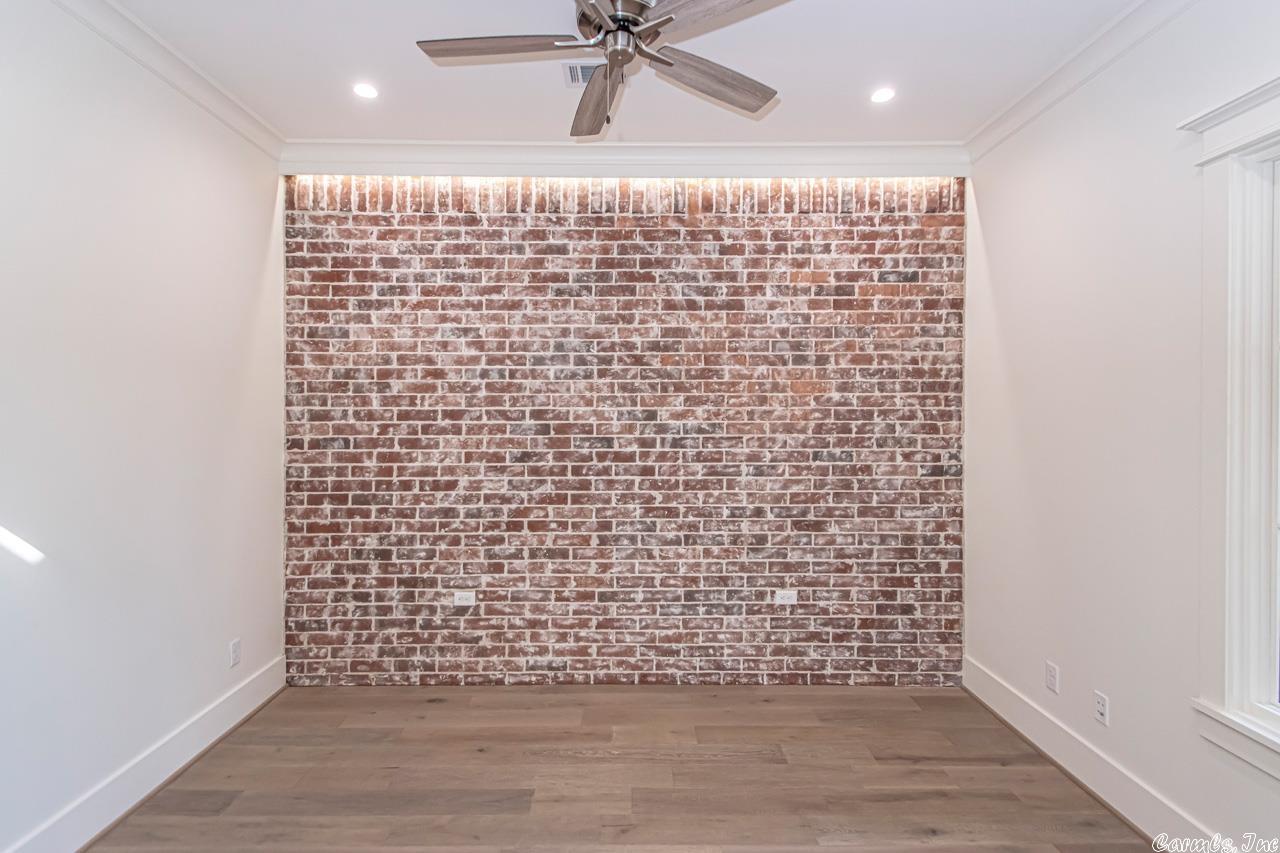 CHENAL VALLEY HALLEN COURT - Residential