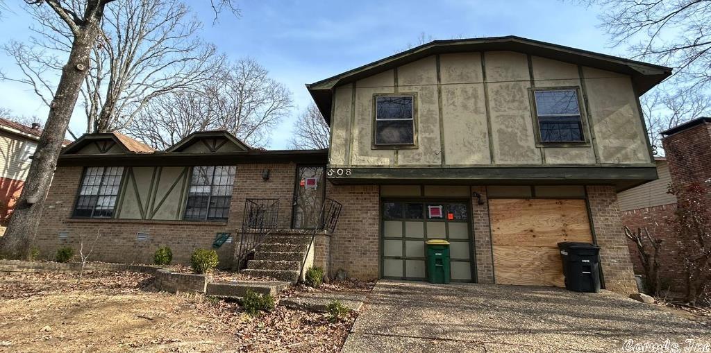 EAST MEADOW - Residential