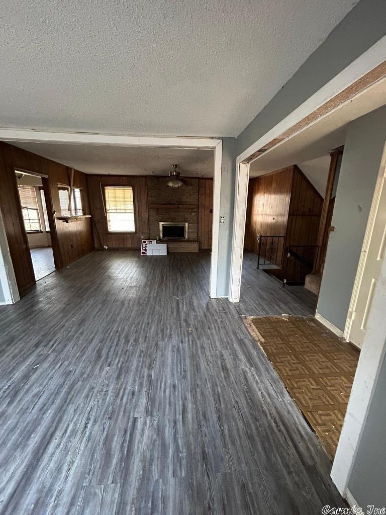 EAST MEADOW - Residential