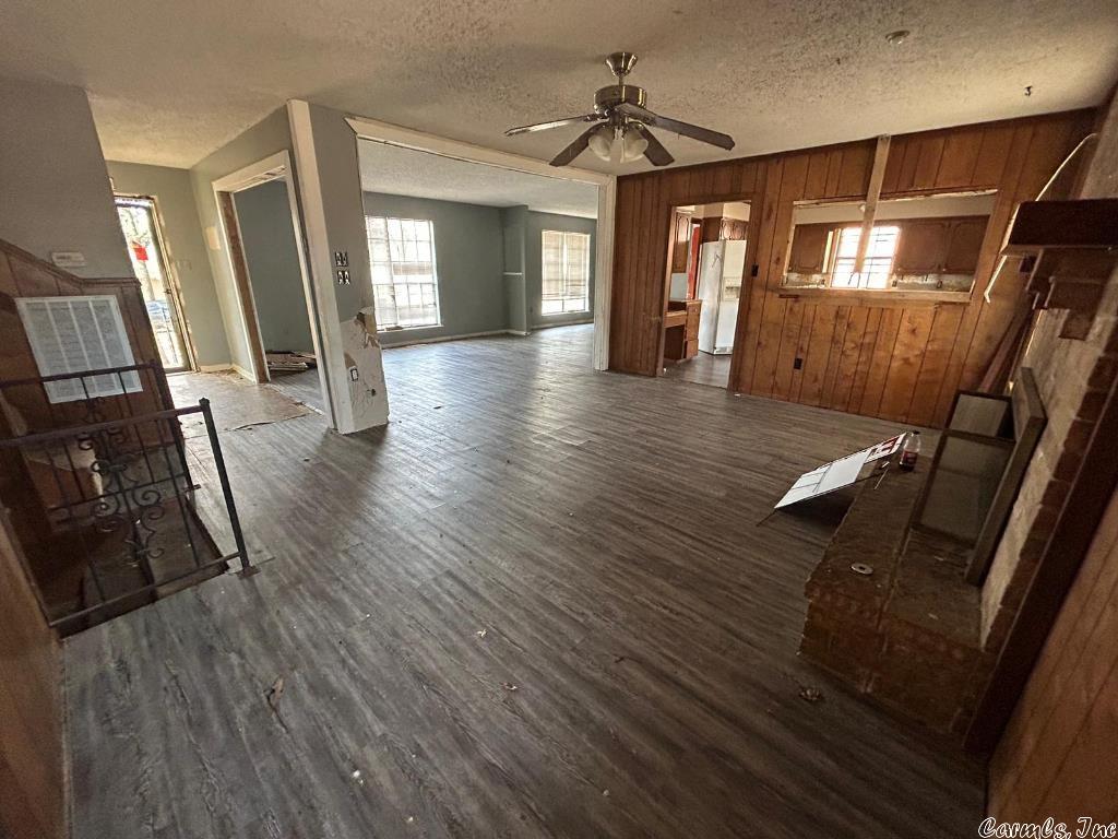 EAST MEADOW - Residential