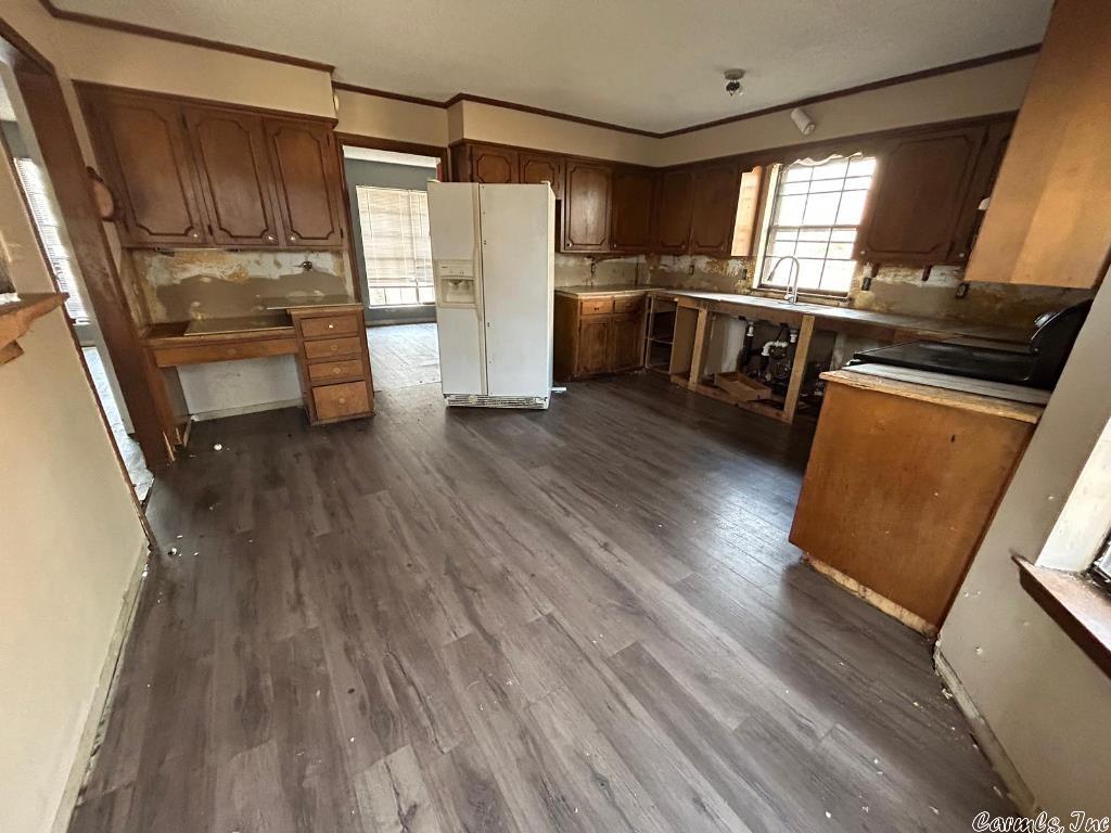 EAST MEADOW - Residential