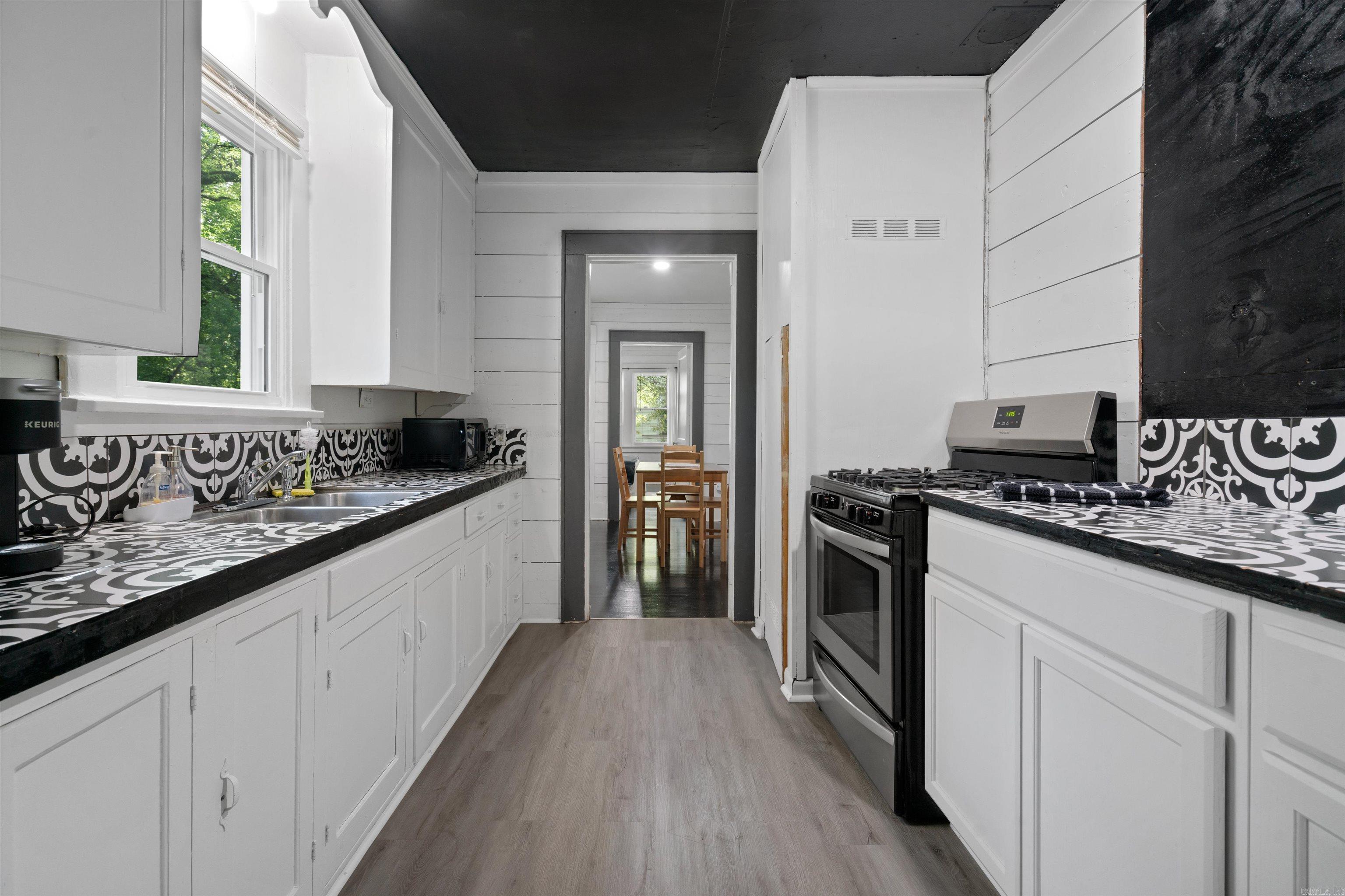 BLACKS SUB - Residential