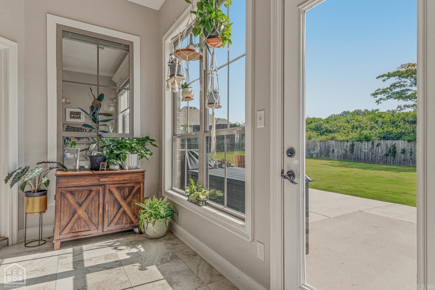 JAMESTOWN MANOR - Residential