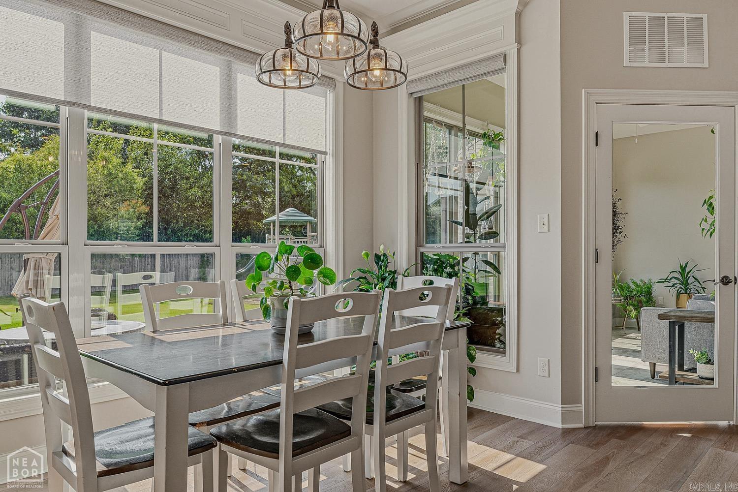 JAMESTOWN MANOR - Residential