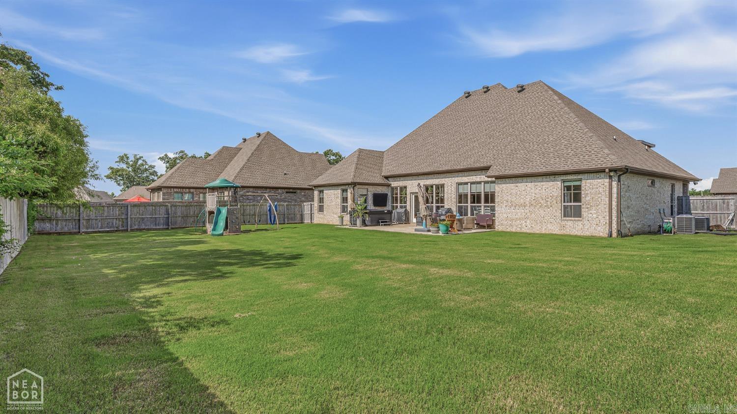 JAMESTOWN MANOR - Residential