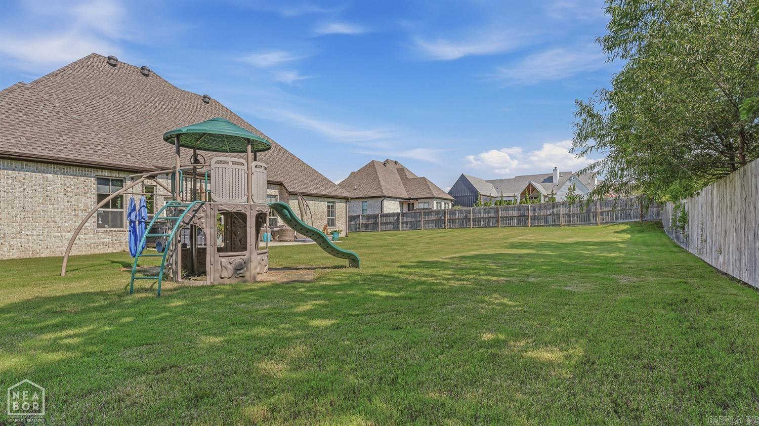 JAMESTOWN MANOR - Residential