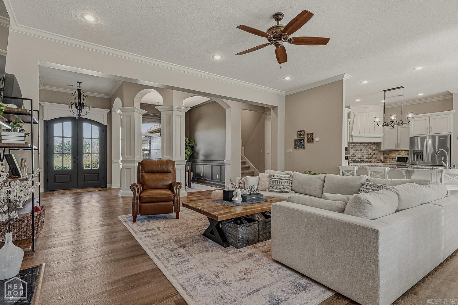 JAMESTOWN MANOR - Residential