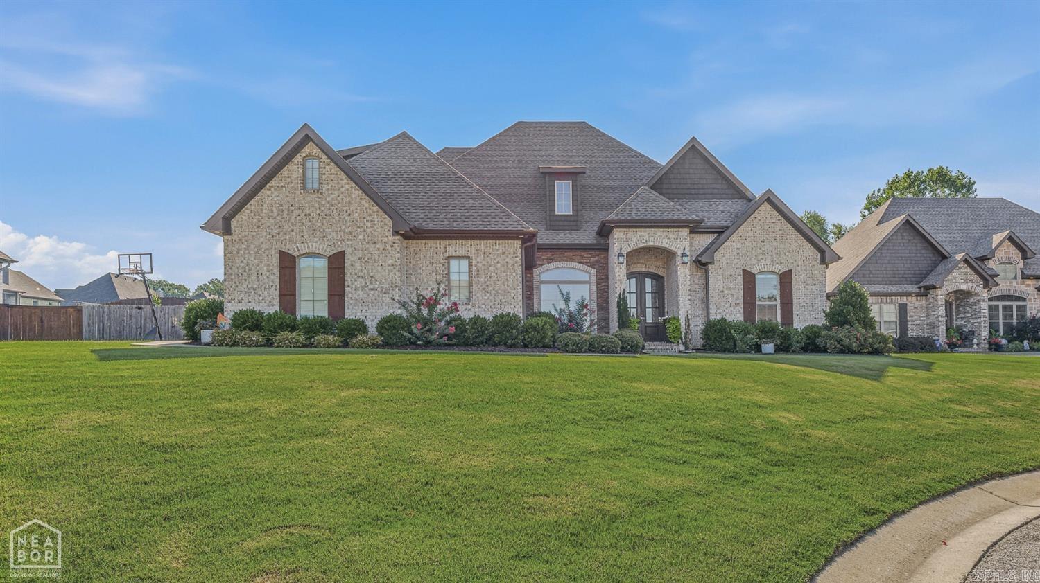 JAMESTOWN MANOR - Residential