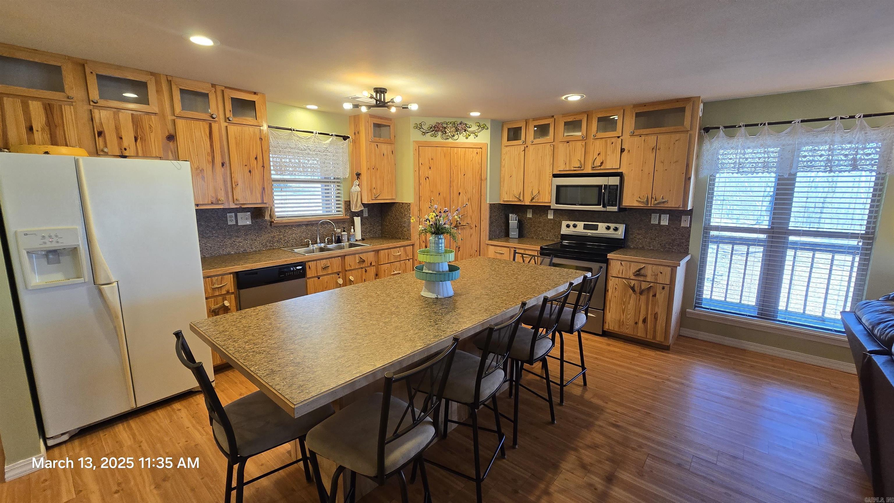 Lewis Lakeside Acres - Residential