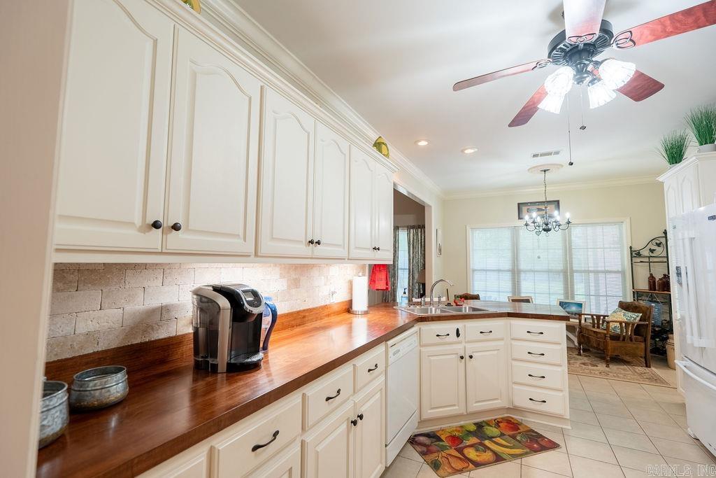 RIDGEFIELD - Residential