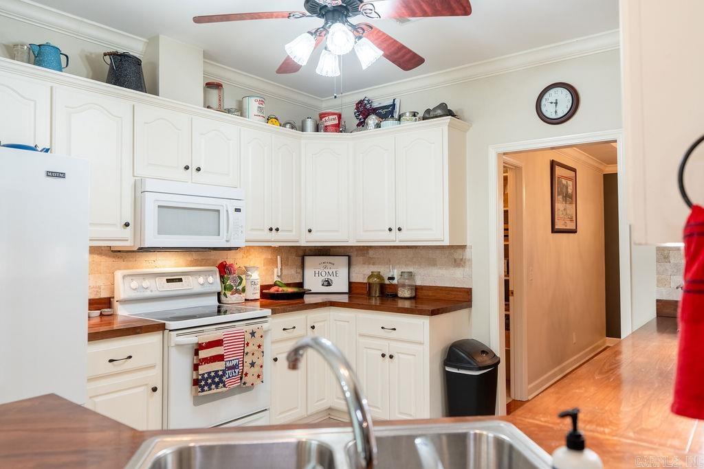 RIDGEFIELD - Residential