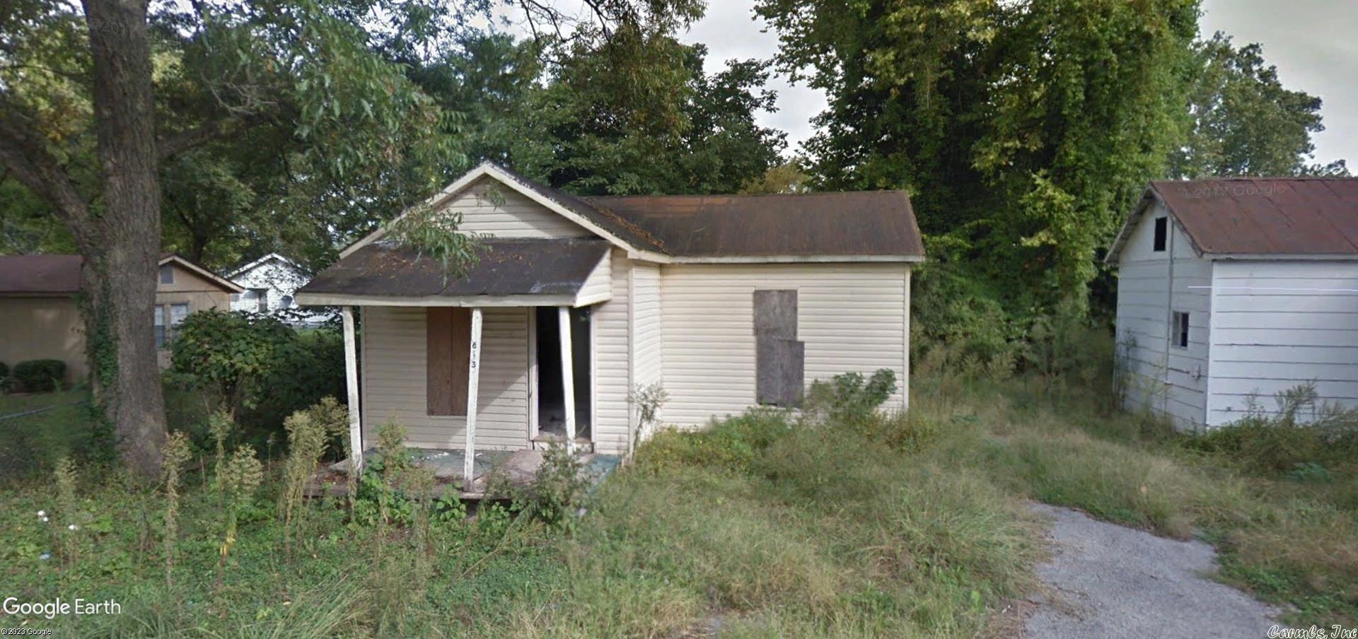 Available for purchase or owner-finance. Each home is 1 bed 1 bath. 2 small homes for price. These will need complete remodel but will make excellent rentals. Rent rolls in this area go for $650 monthly. Smoke/fire damage in each. Metal roofs on both. Very cheap homes for you to add to your portfolio and flip or keep as long-term rental values.  613 and 615 E Johnson Ave Parcel ID# 301-02555-000