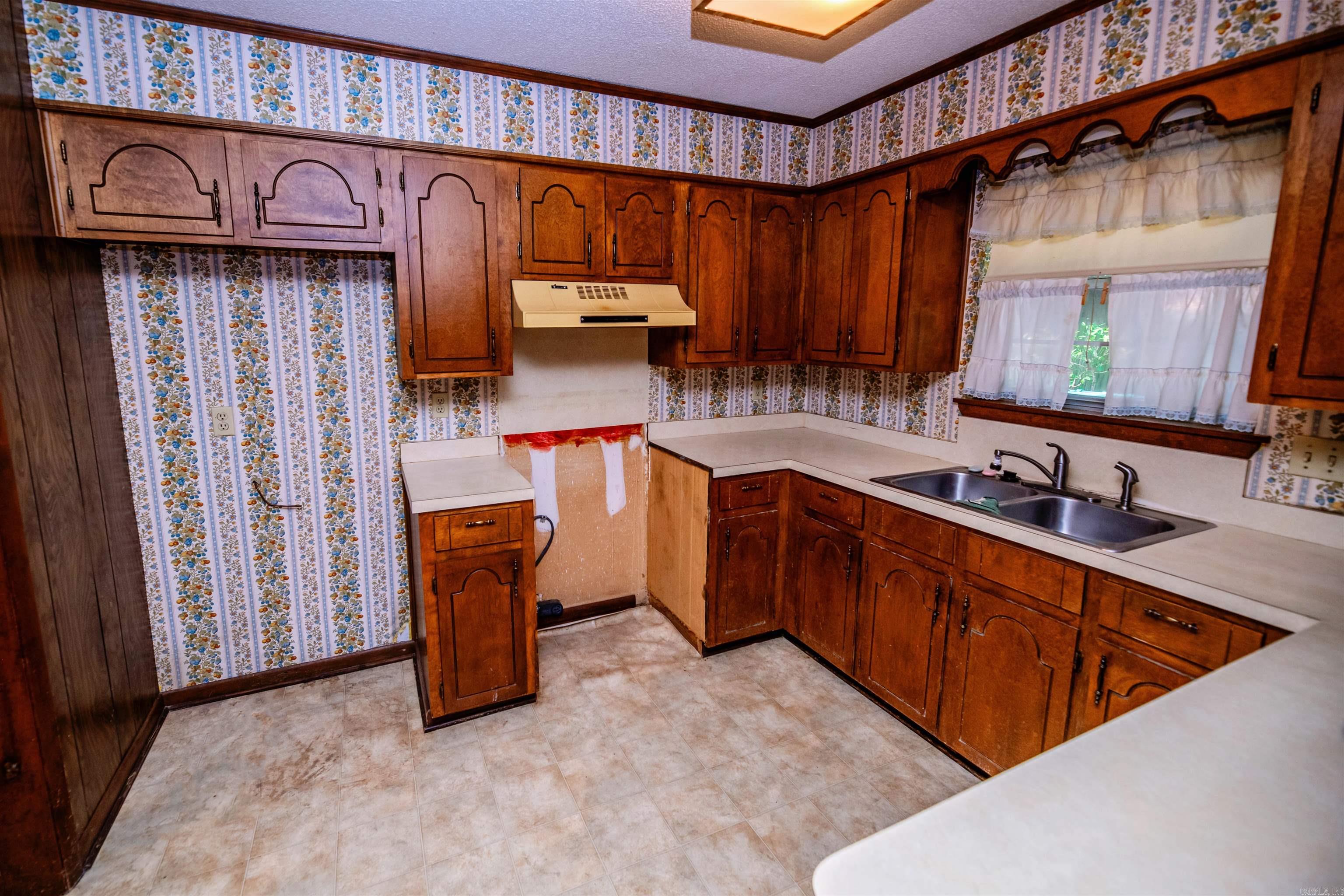 SMOKING OAKS ADD - Residential