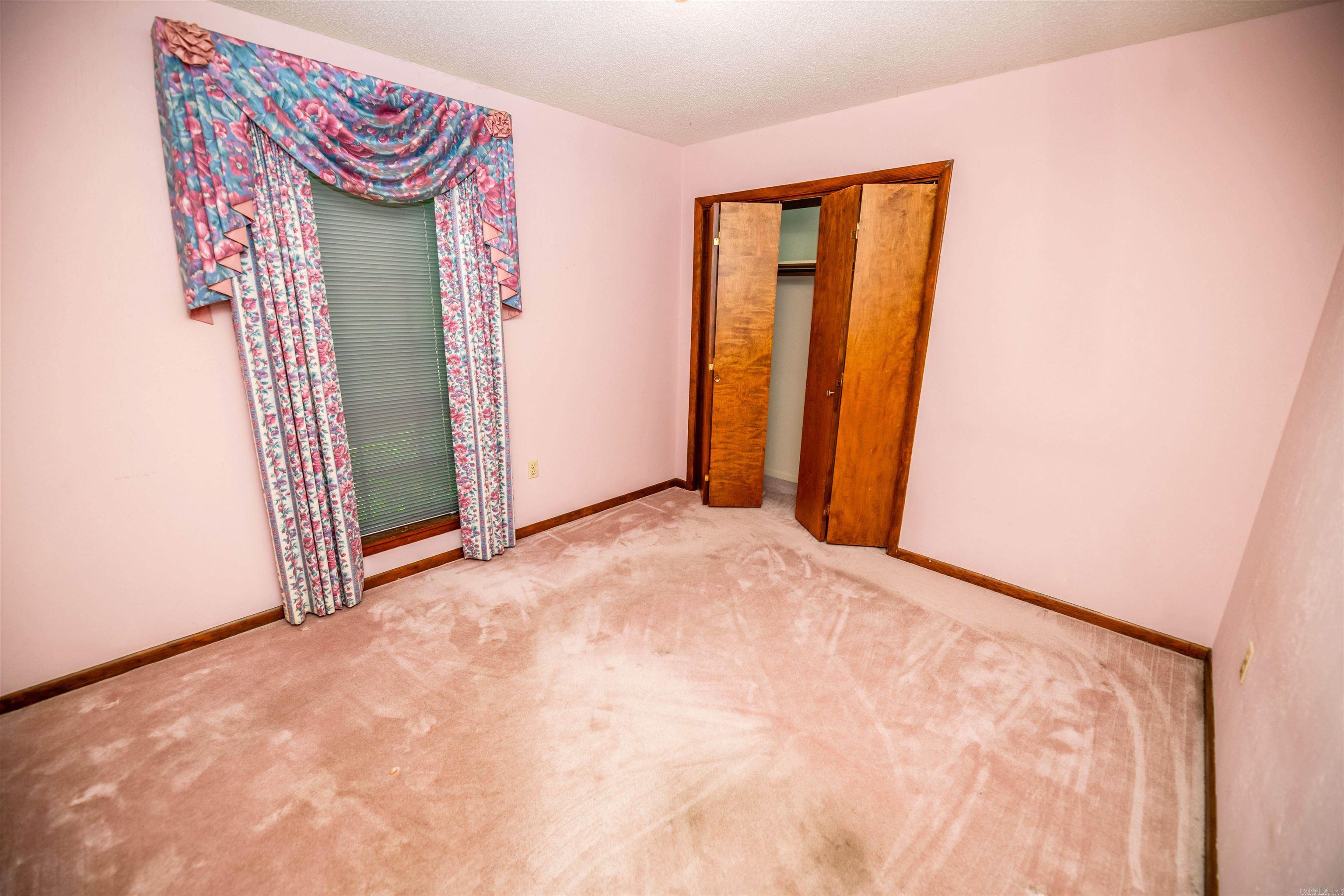 SMOKING OAKS ADD - Residential