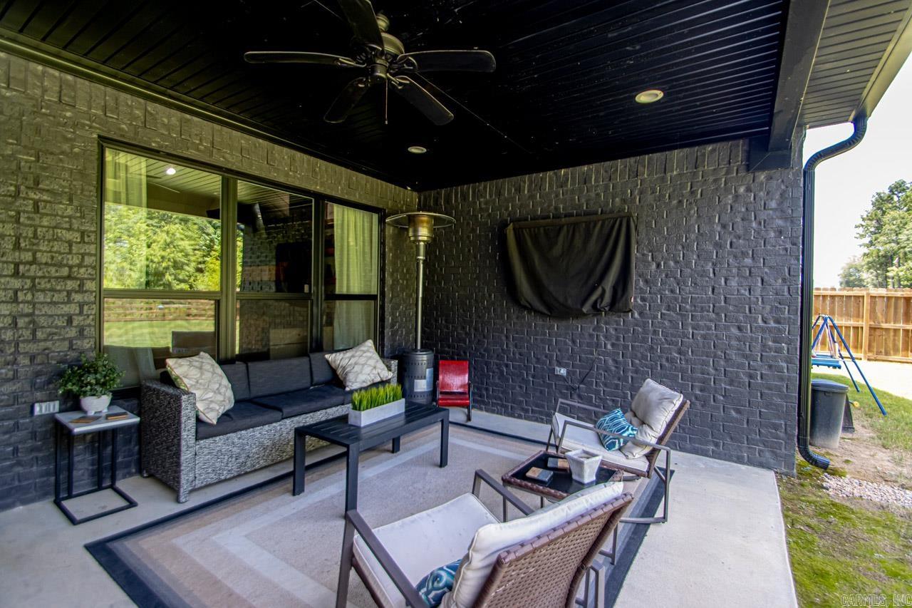 CREEKSIDE - Residential