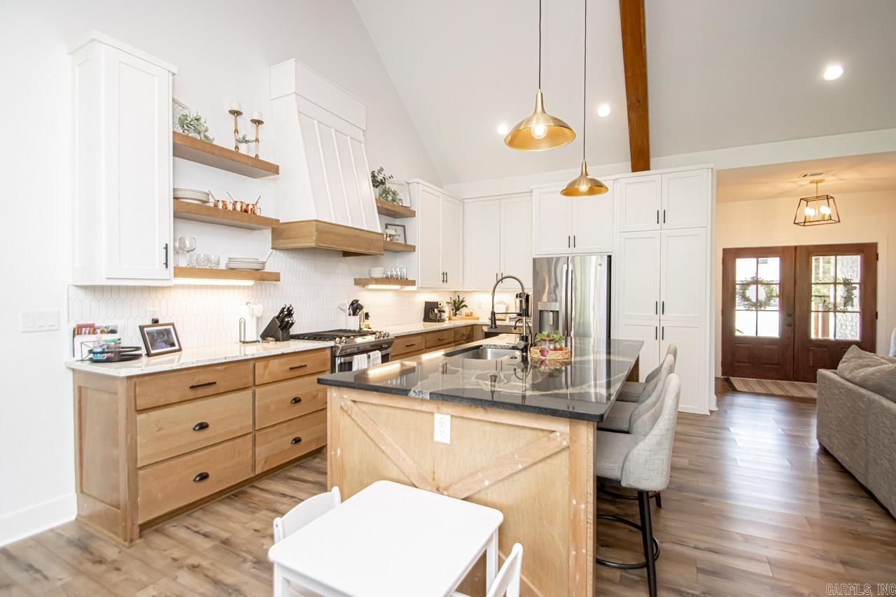 CREEKSIDE - Residential