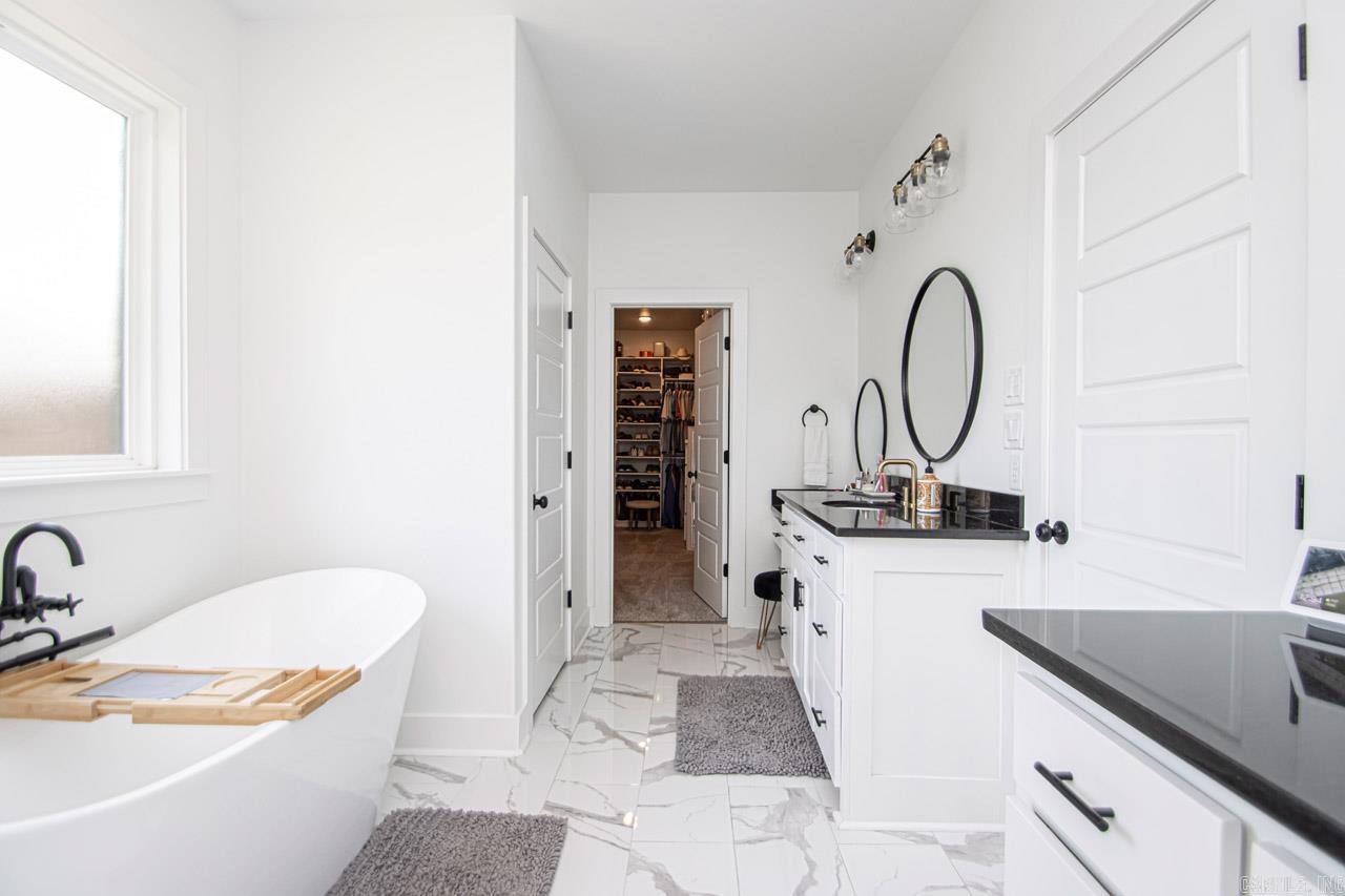 CREEKSIDE - Residential