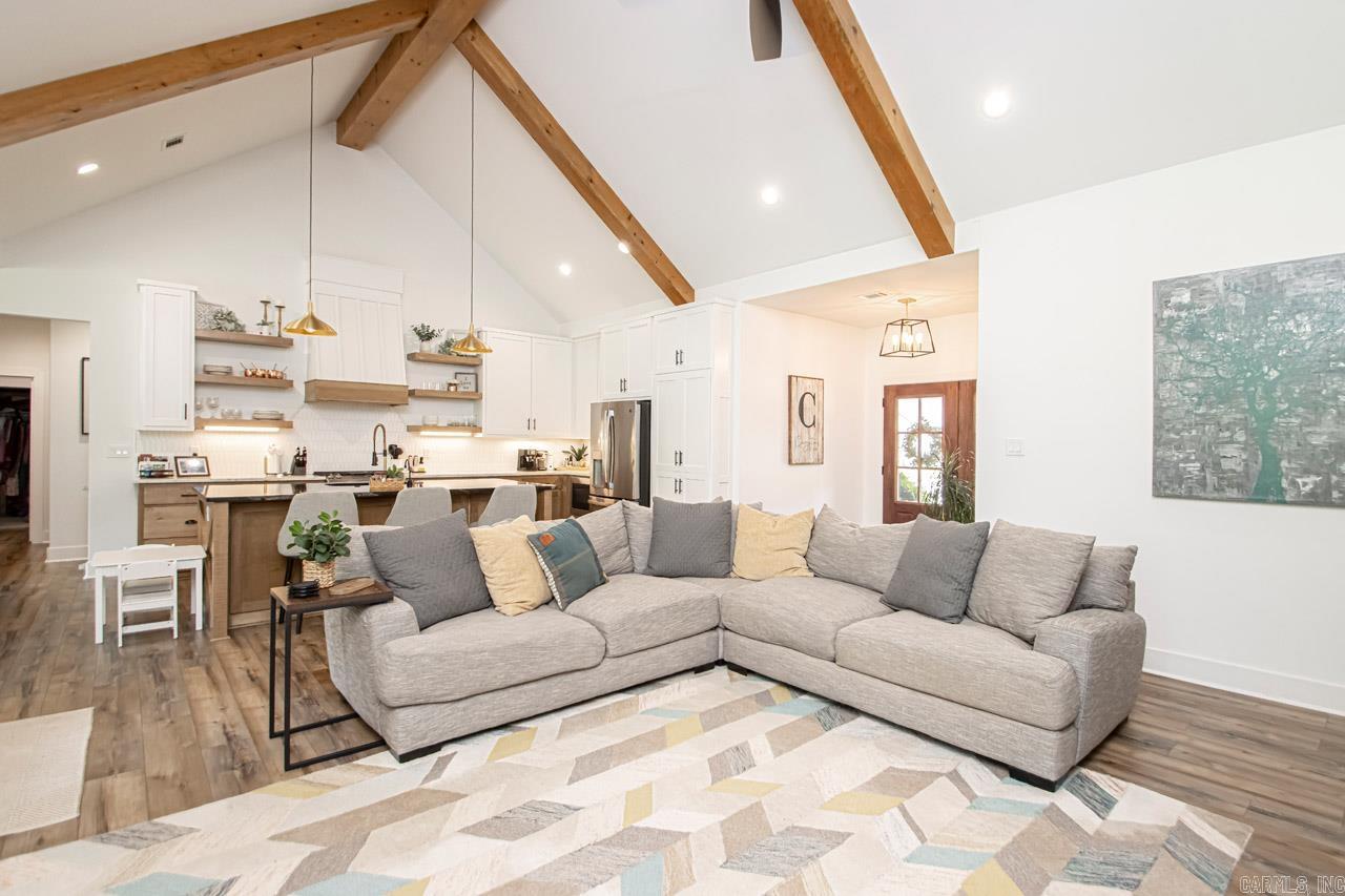 CREEKSIDE - Residential