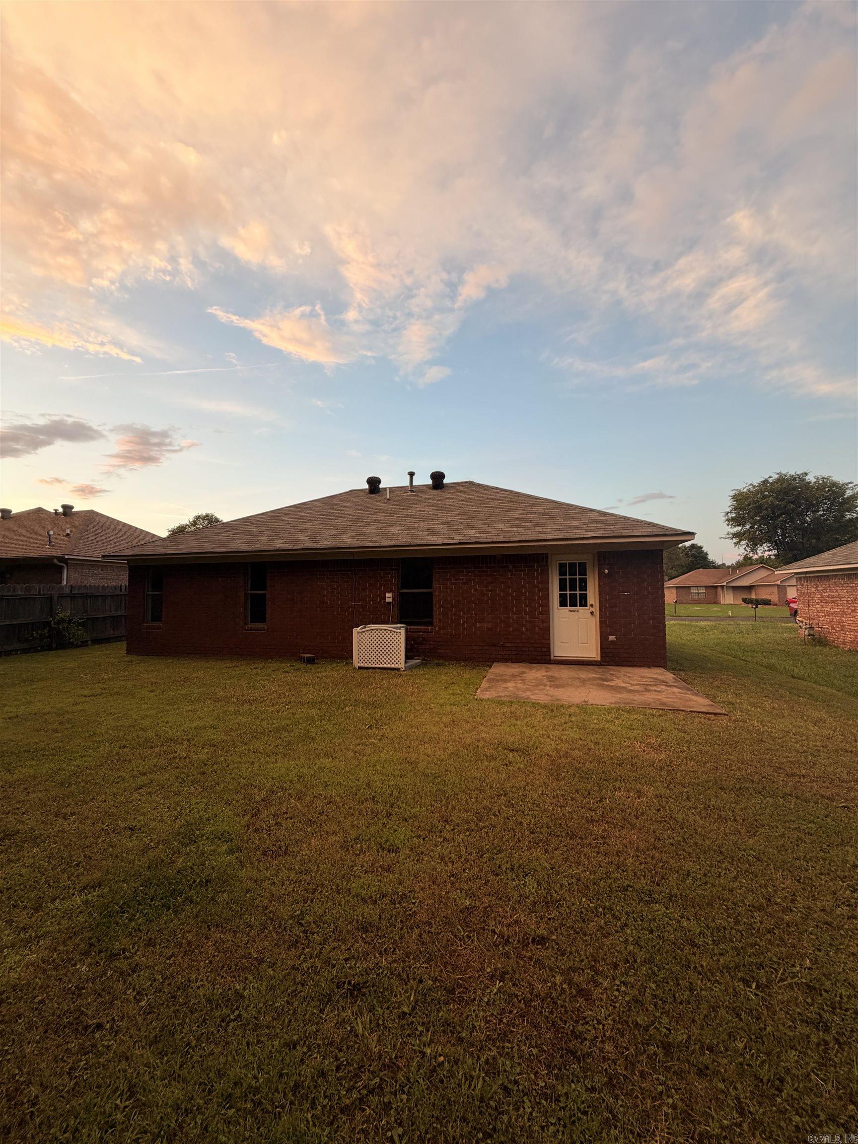 HUNTERS COVE - Residential