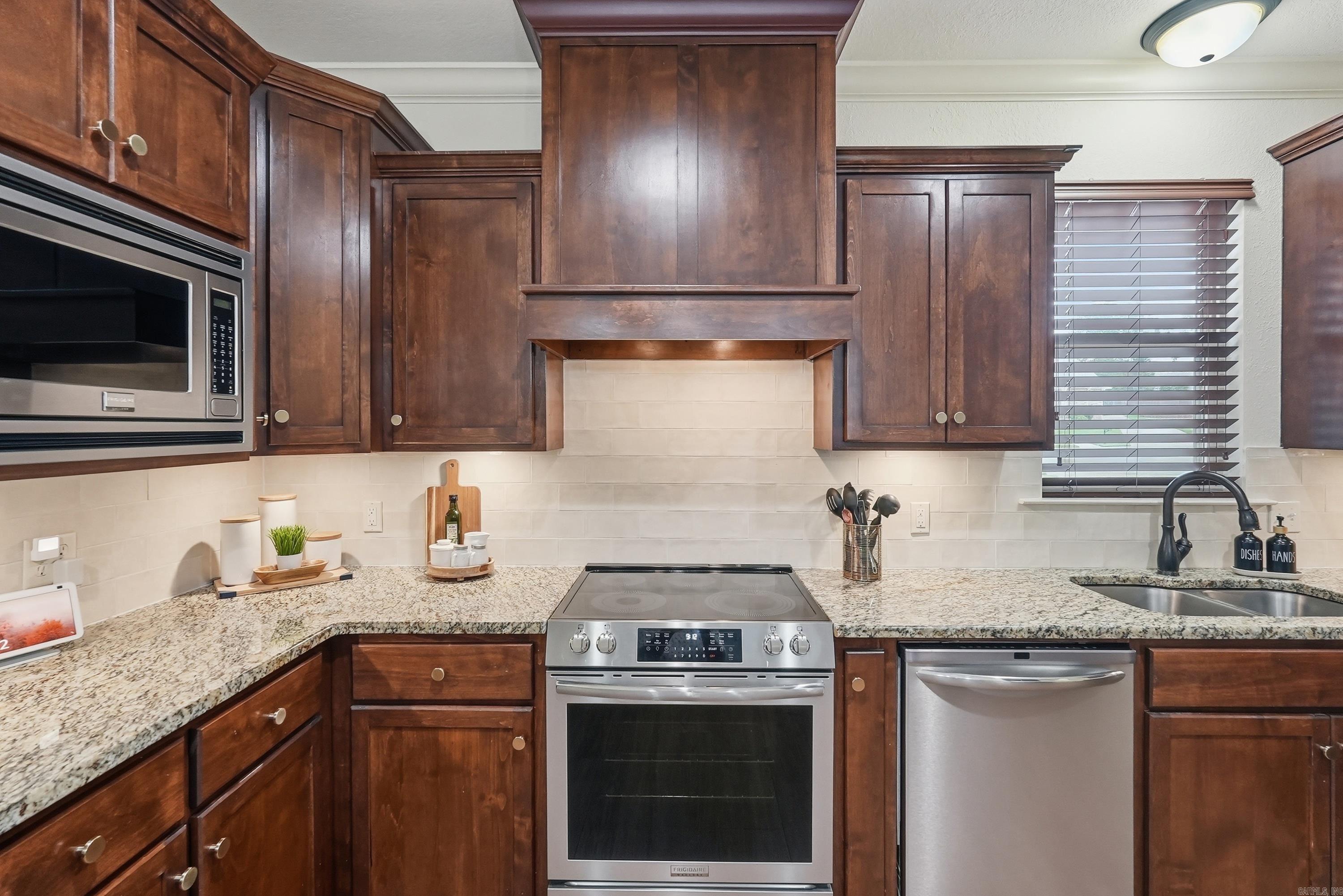 CHAPEL CREEK - Residential