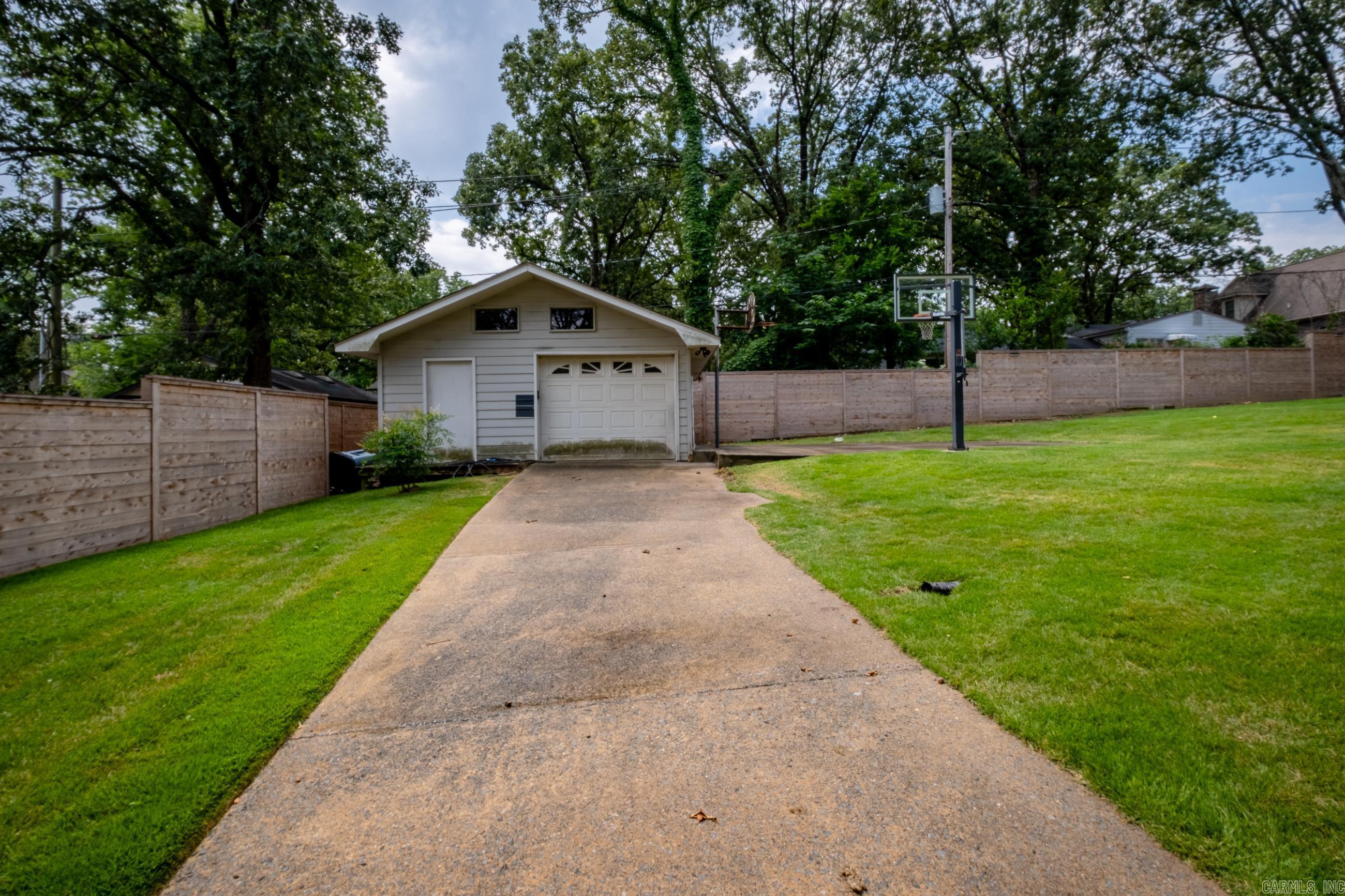 PALISADE ESTATE - Residential