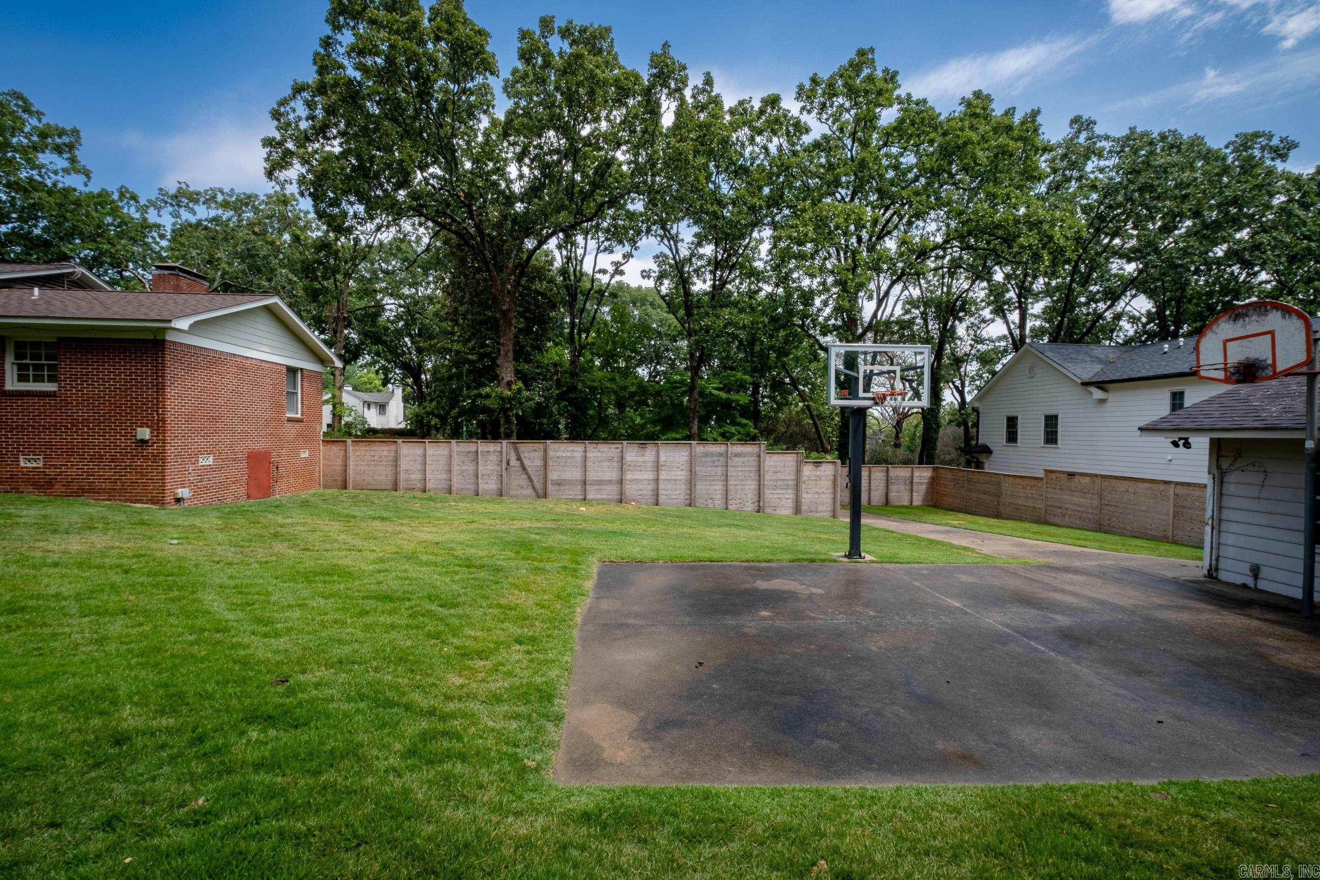 PALISADE ESTATE - Residential