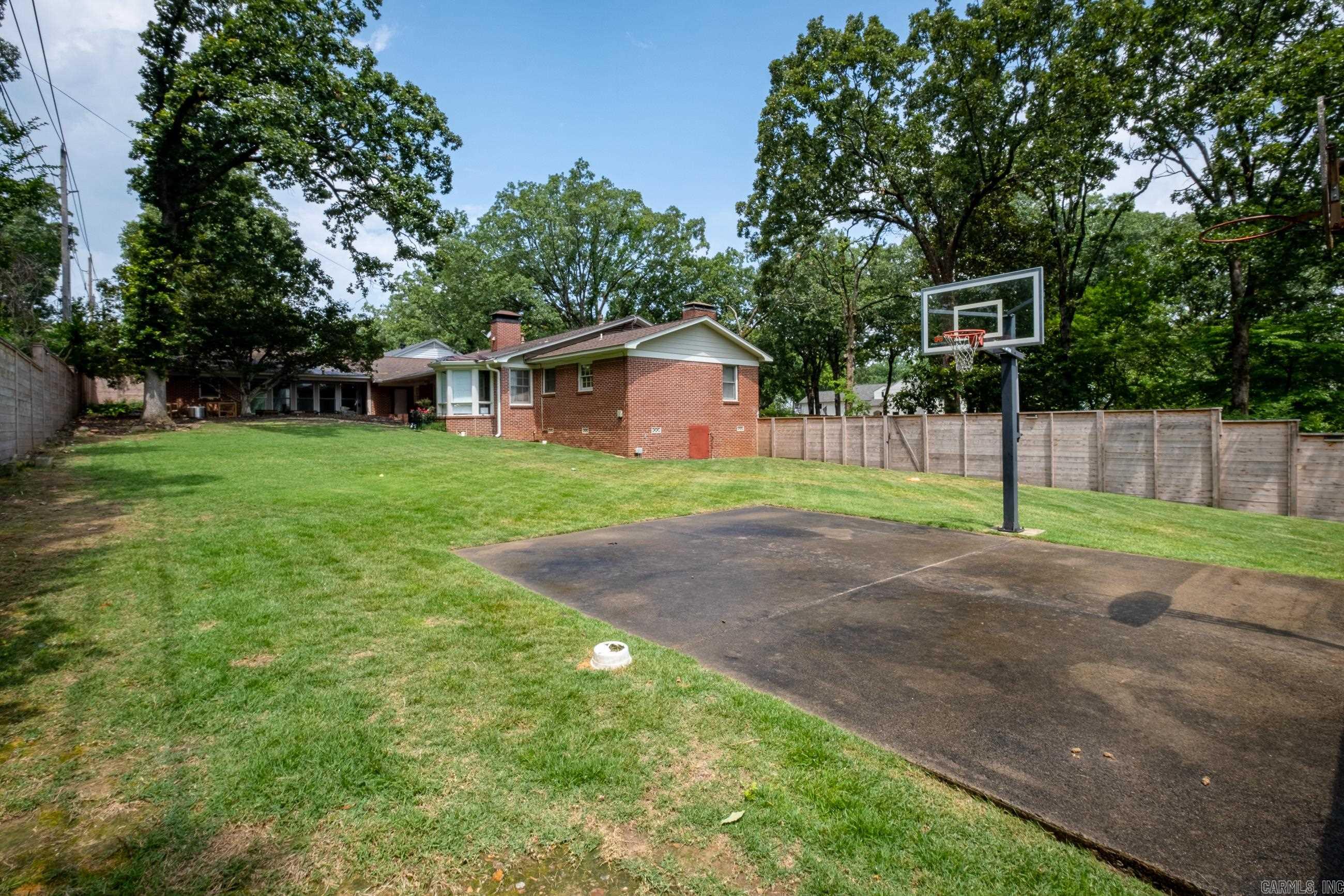 PALISADE ESTATE - Residential
