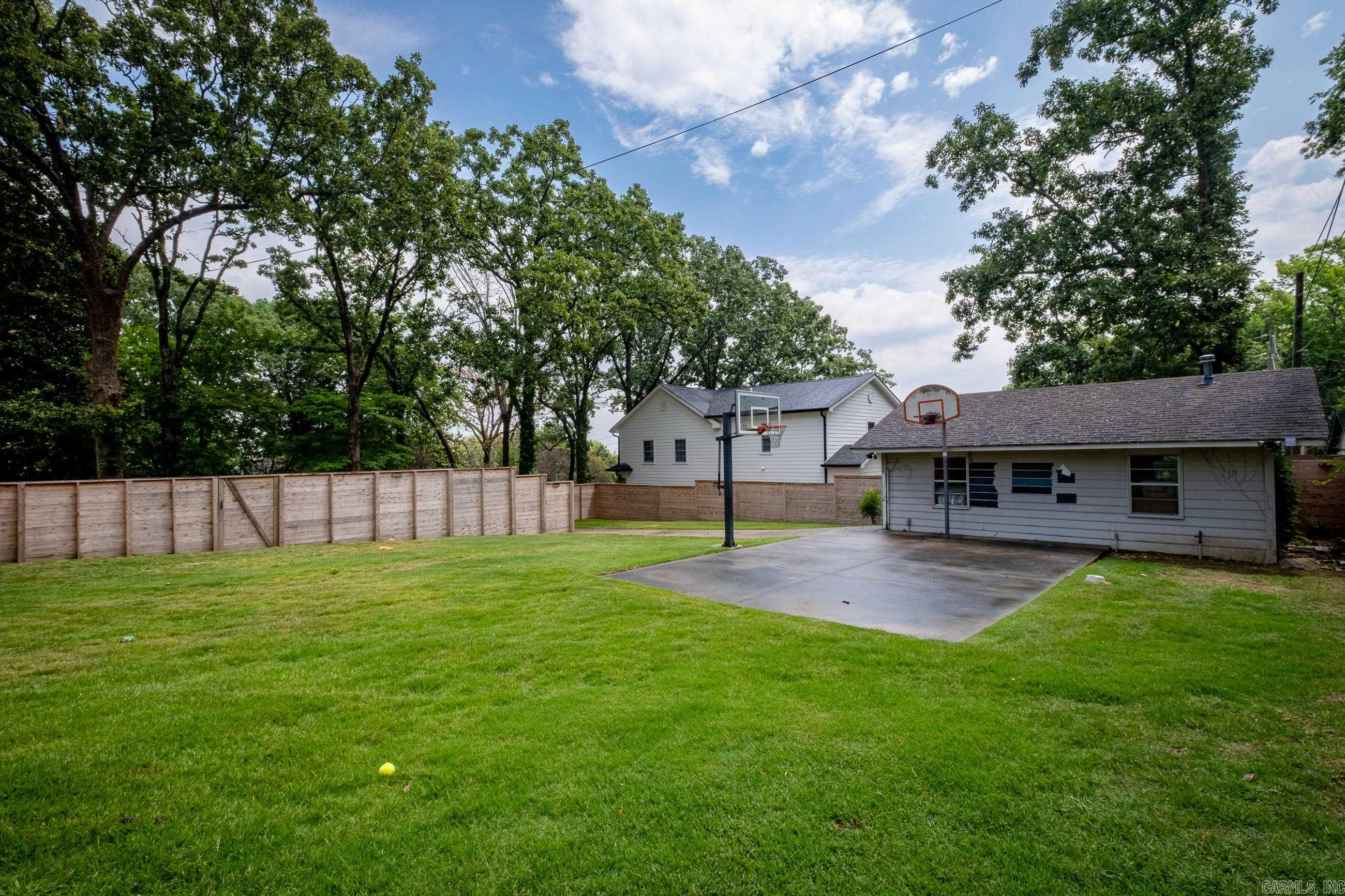 PALISADE ESTATE - Residential