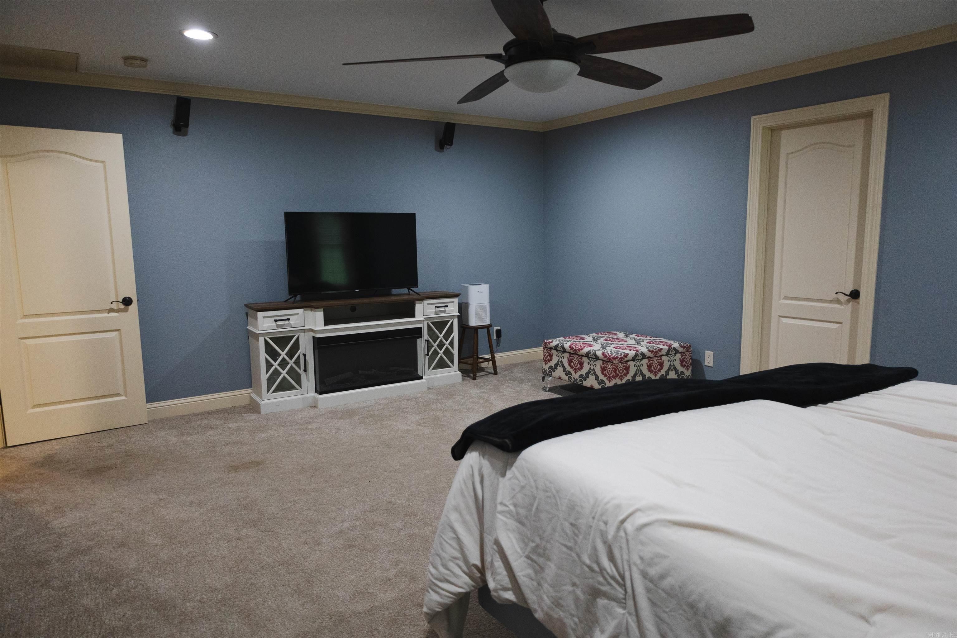 PARKWAY VILLAGE - Residential