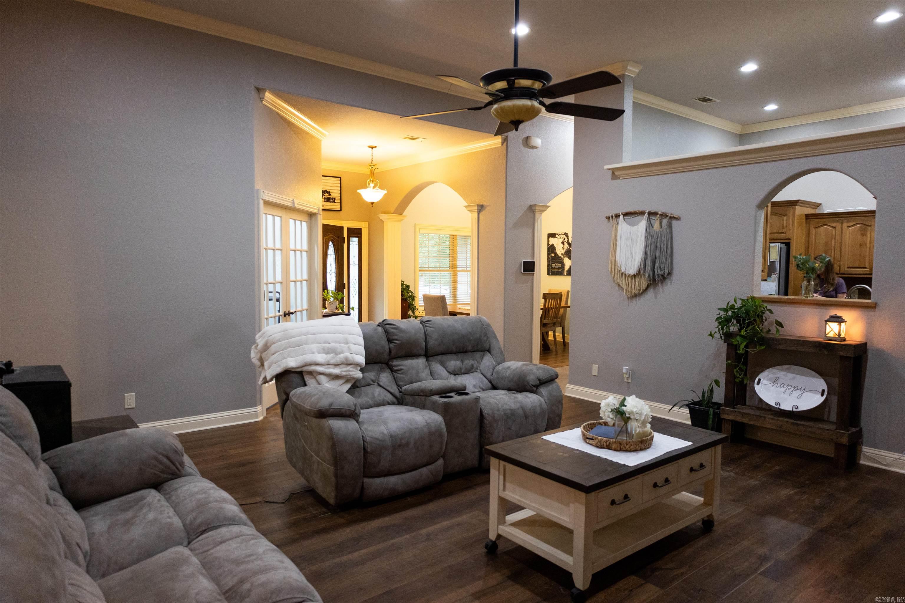 PARKWAY VILLAGE - Residential